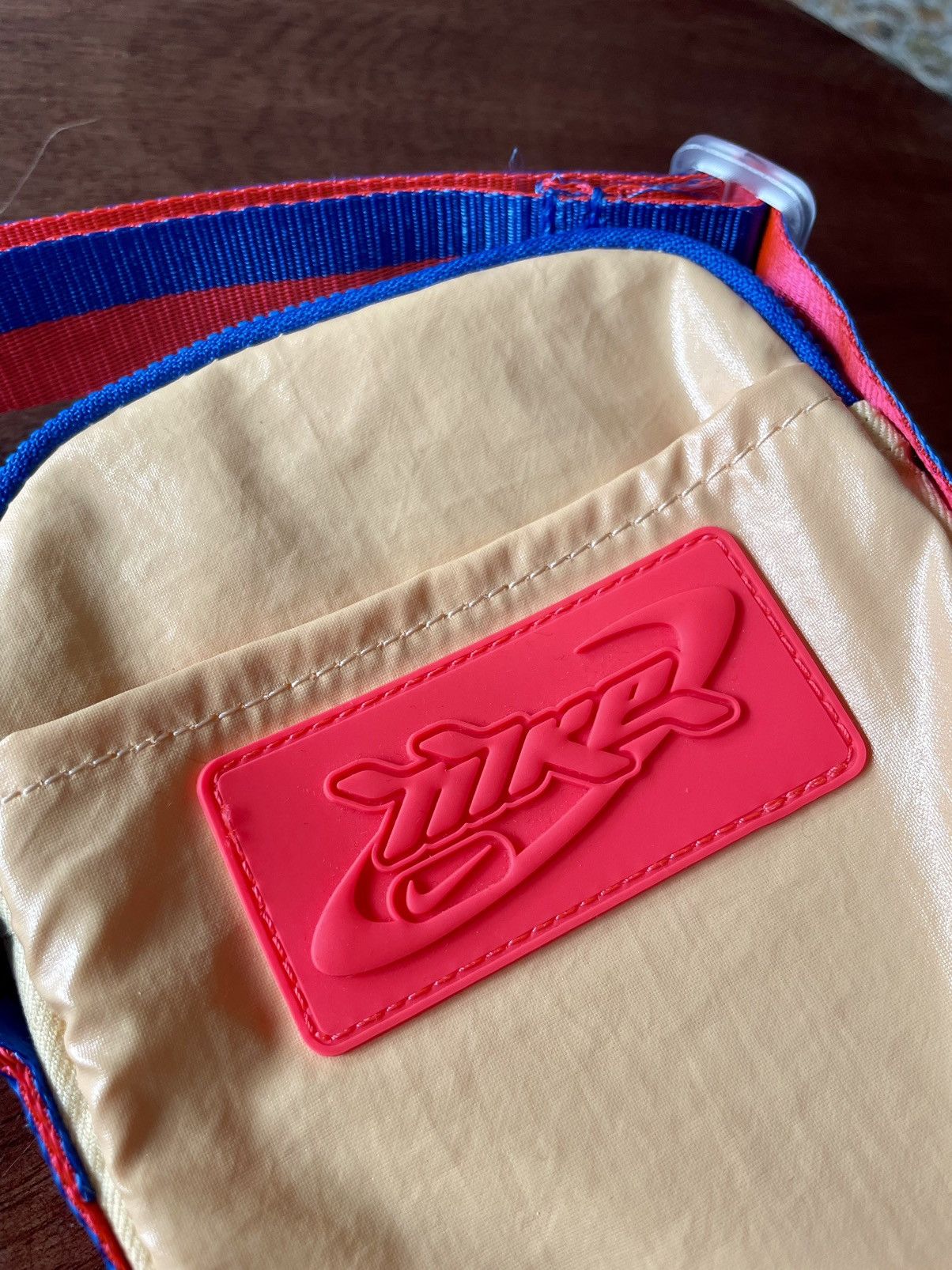 Nike Heritage Crossbody Bag in White, Men's