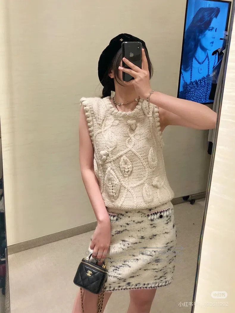 Chanel Chanel 21A Castle Series Cow Spotted Cashmere Knitted Skir Size 24" / US 00 / IT 34 - 9 Thumbnail