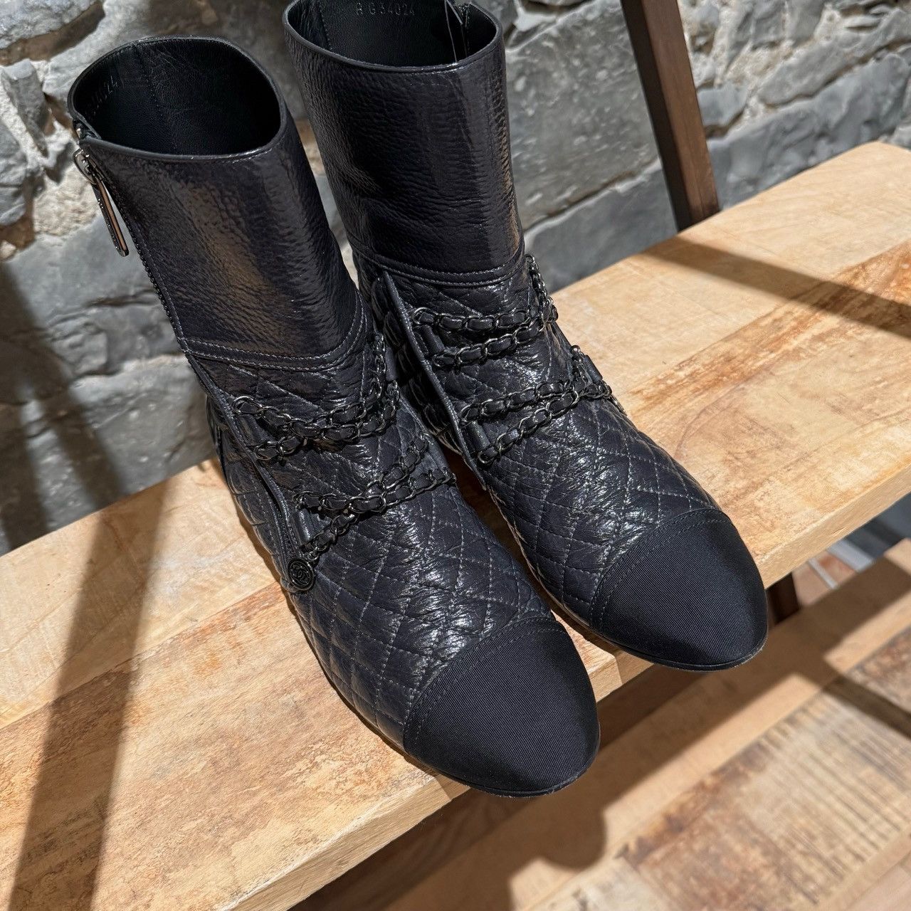 Chanel Chanel 2018 Grey Leather Chain CC Logo Flat Ankle Boots Size US 11.5 / IT 41.5 - 4 Thumbnail