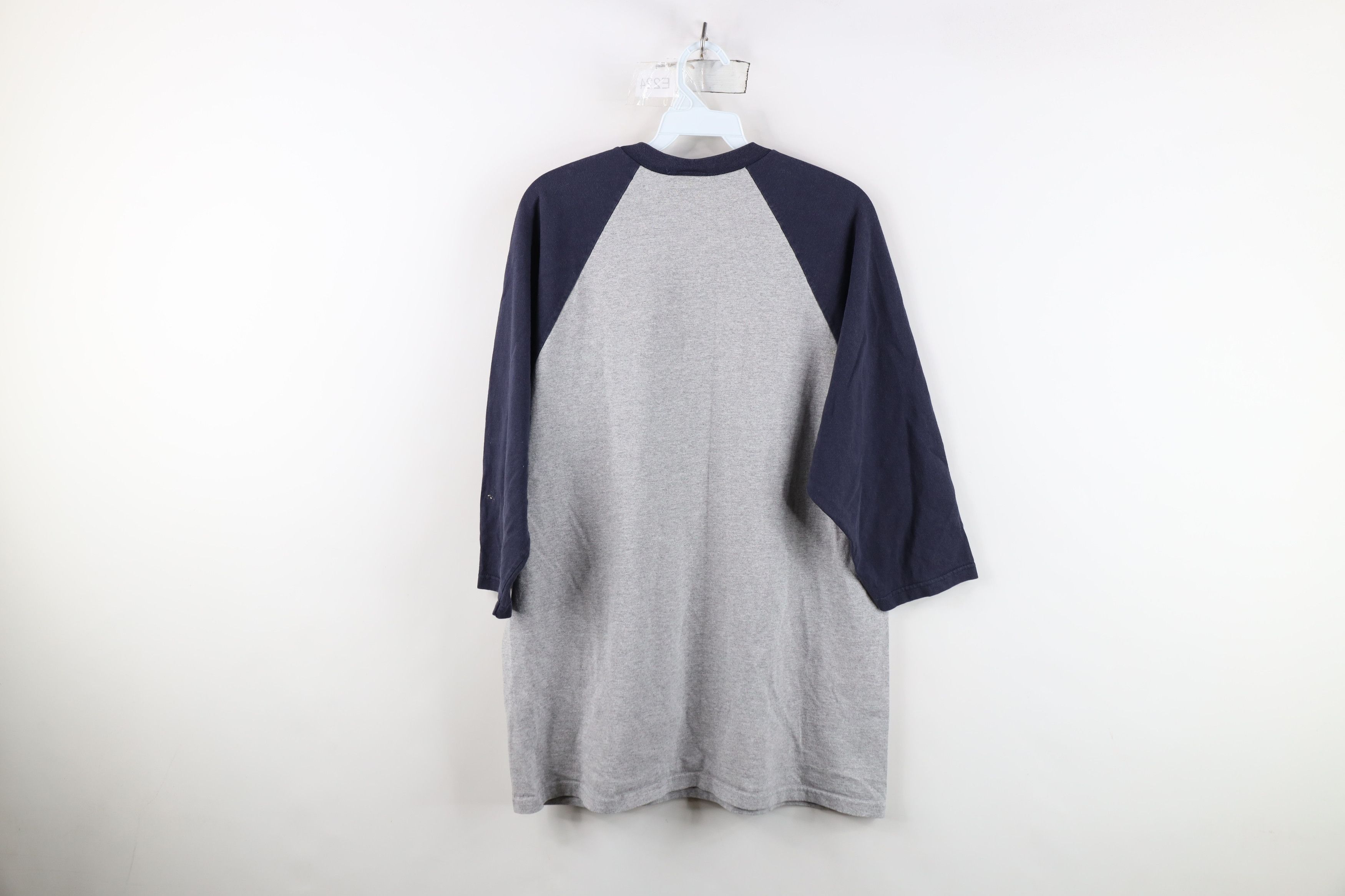 Vintage Vintage Y2K 2004 Baseball 3/4 Sleeve Raglan T-Shirt Gray Size US L / EU 52-54 / 3 - 12 Thumbnail