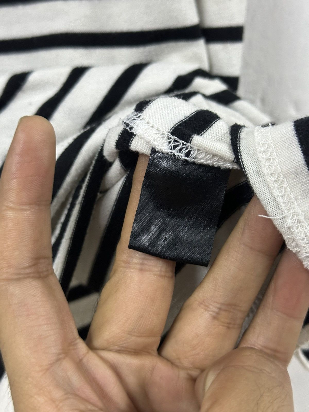wjk Wjk®️ 1 miles Stripes V-Neck S/S Tee Size US M / EU 48-50 / 2 - 9 Thumbnail