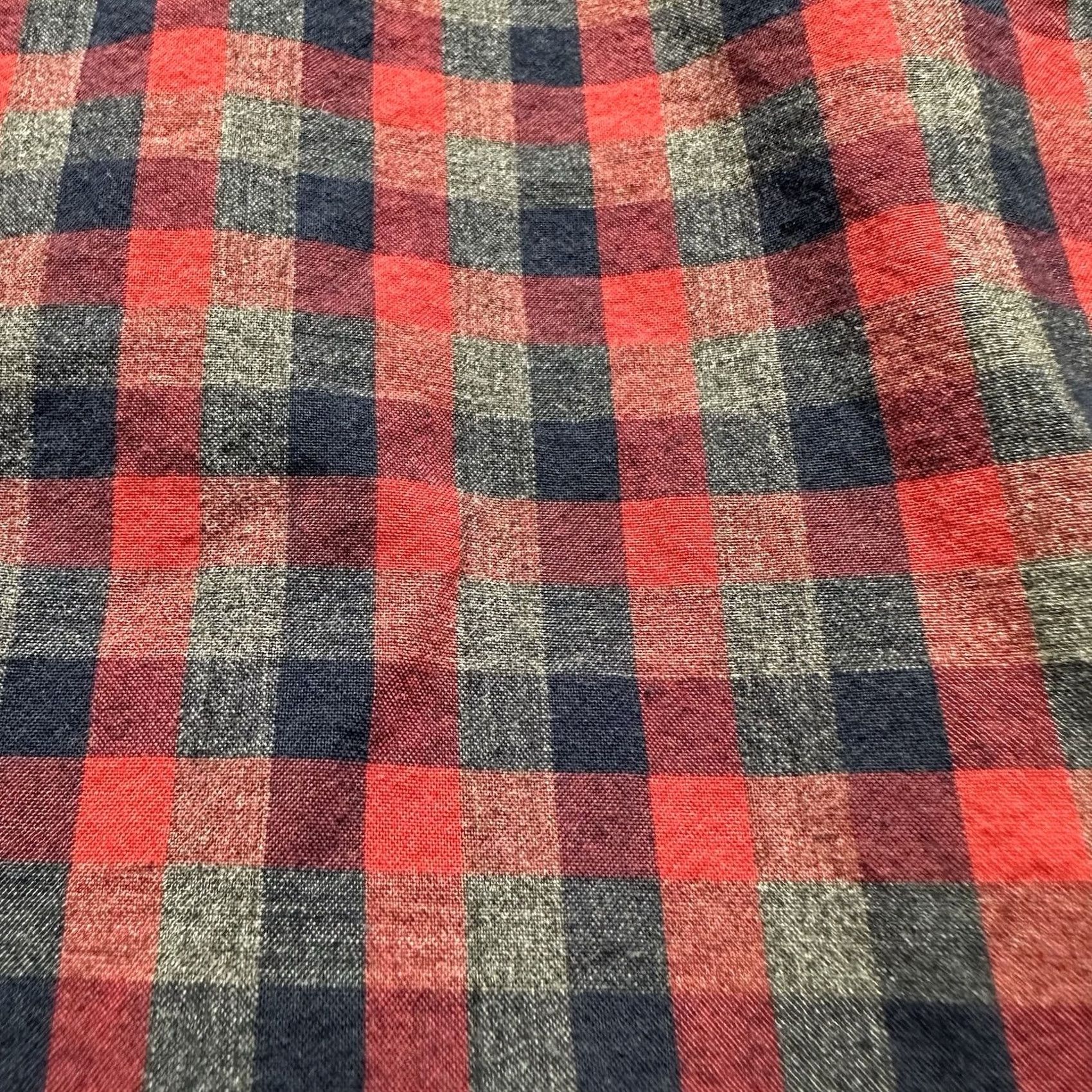 Banana Republic Banana Republic Shirt Mens XL Red Plaid Button Up Soft Wash Tailored Slim Fit Size US XL / EU 56 / 4 - 3 Thumbnail