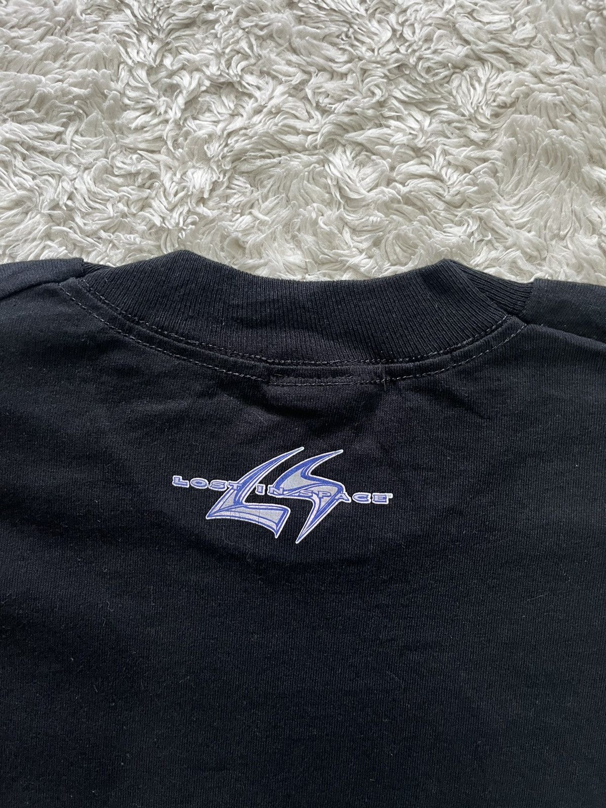 Vintage vintage 1990's lost in space movie t-shirt Size US M / EU 48-50 / 2 - 11 Thumbnail