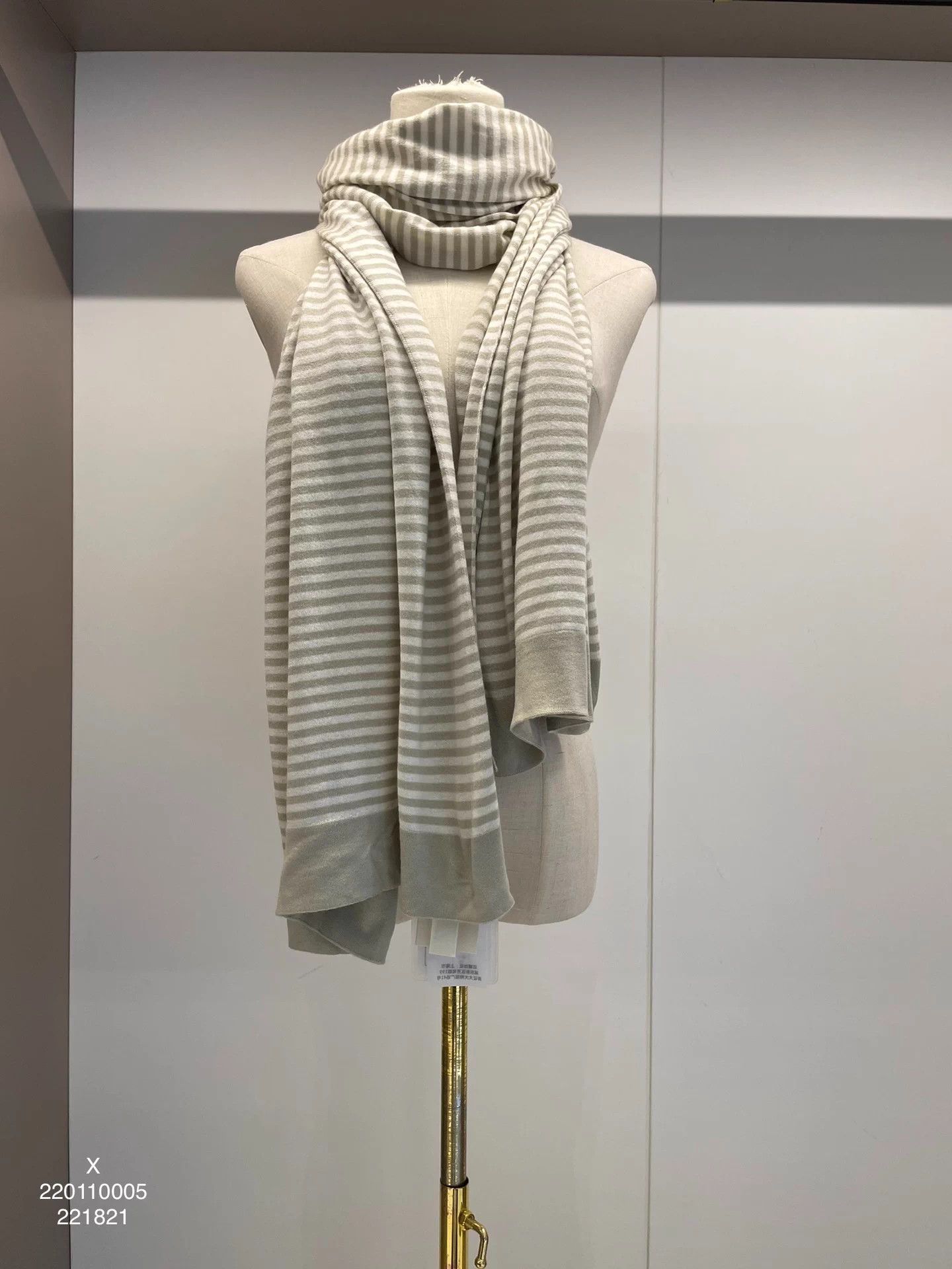 Loro Piana Loro Piana light green stripe cashmere scarf 40 Size ONE SIZE - 1 Thumbnail