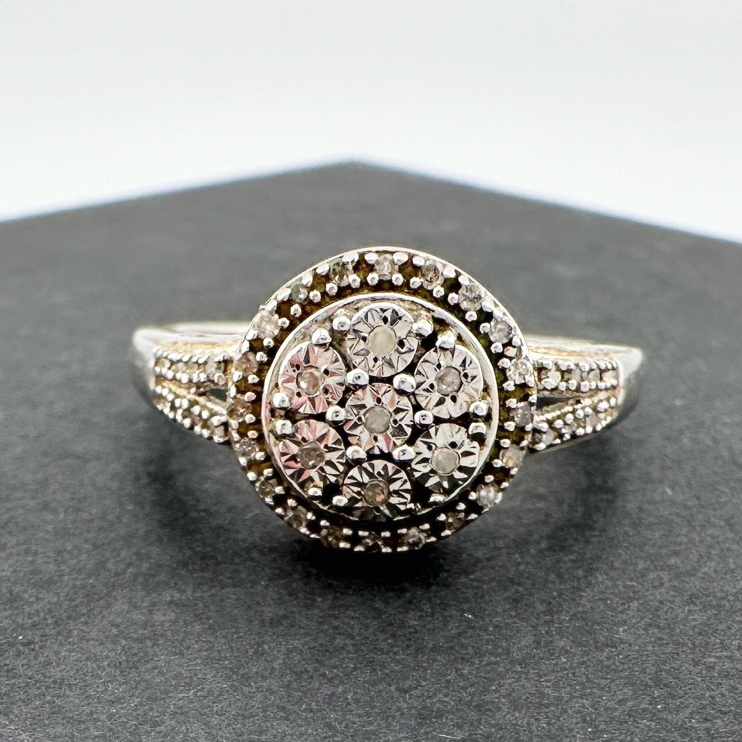 Other Pretty Round Natural Diamond Ring Size 7 Size ONE SIZE - 1 Thumbnail