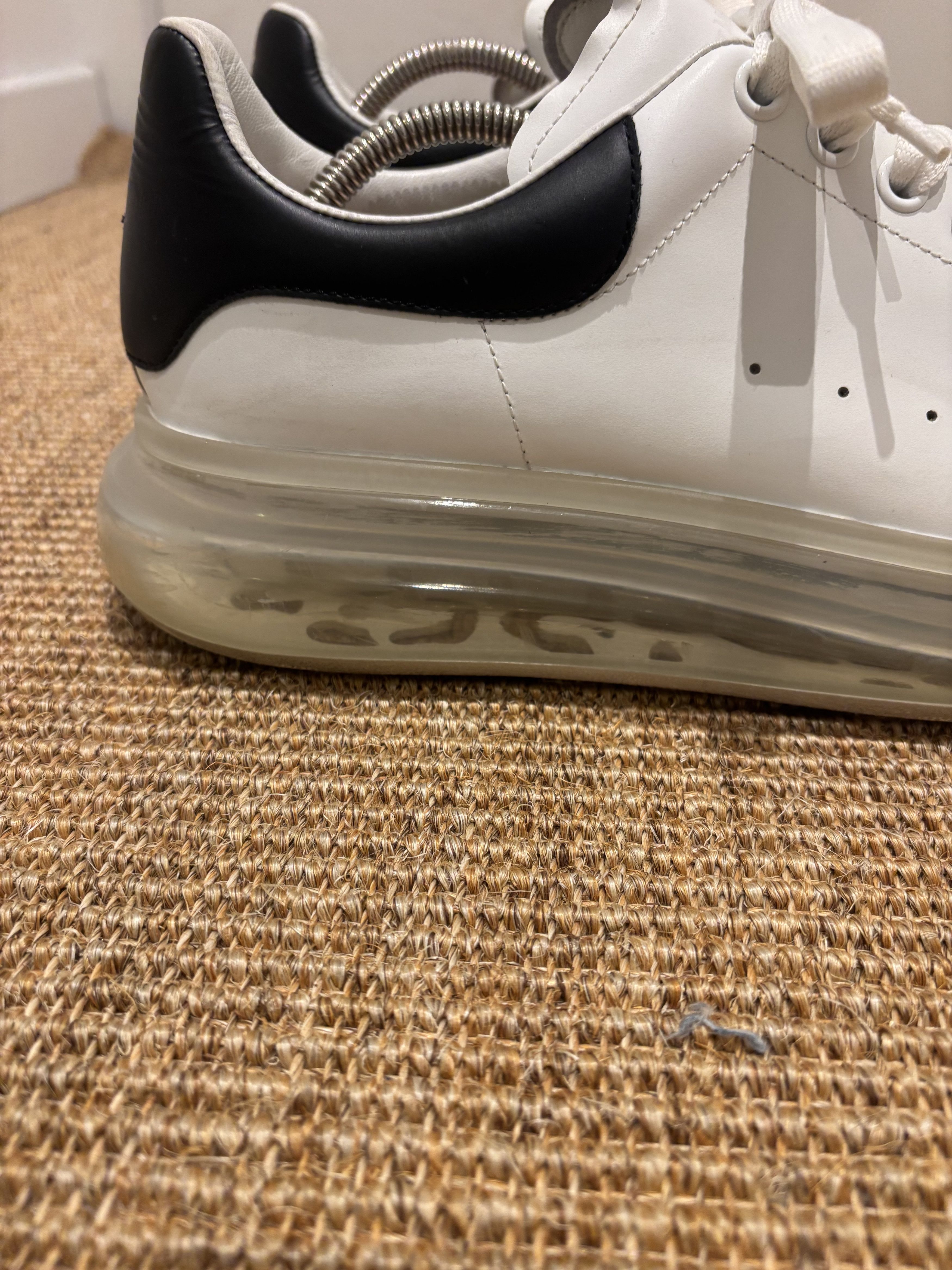Alexander McQueen Basket de luxe Alexander McQueen oversize blanc et bleu Size US 10.5 / EU 43-44 - 7 Thumbnail
