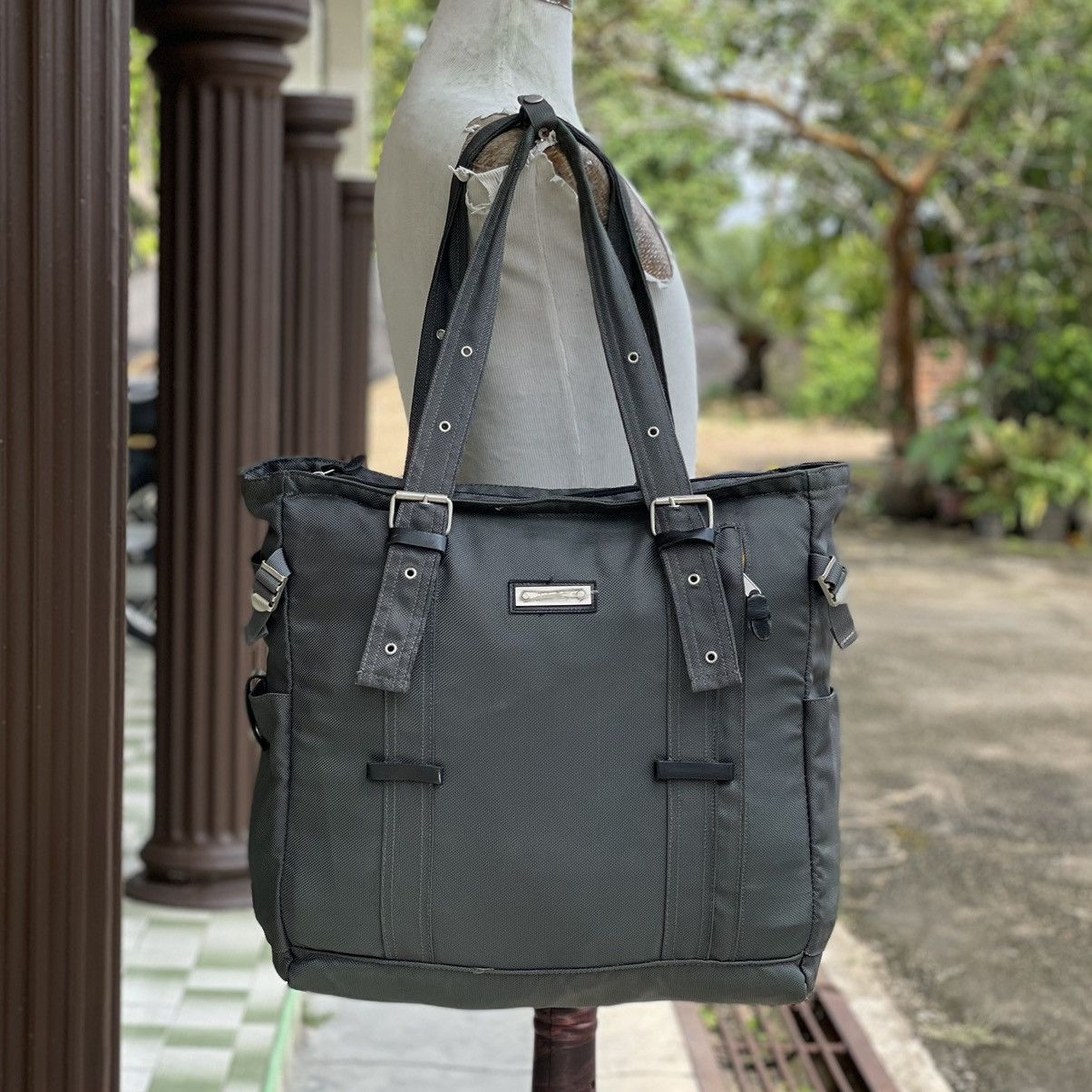 Coleman ❗️ RARE COLEMAN MULTI-POCKET OVERSIZED TOTE BAG Size ONE SIZE - 2 Thumbnail