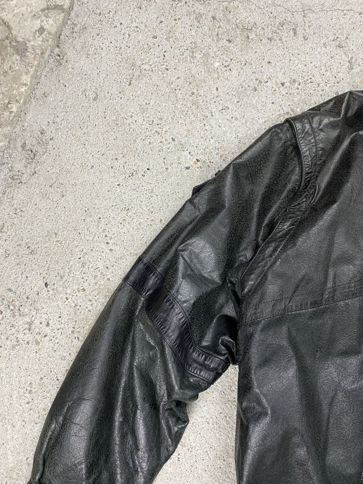 Japanese Brand Vintage black bomber leather jacket japan assimetrical Size US L / EU 52-54 / 3 - 10 Thumbnail