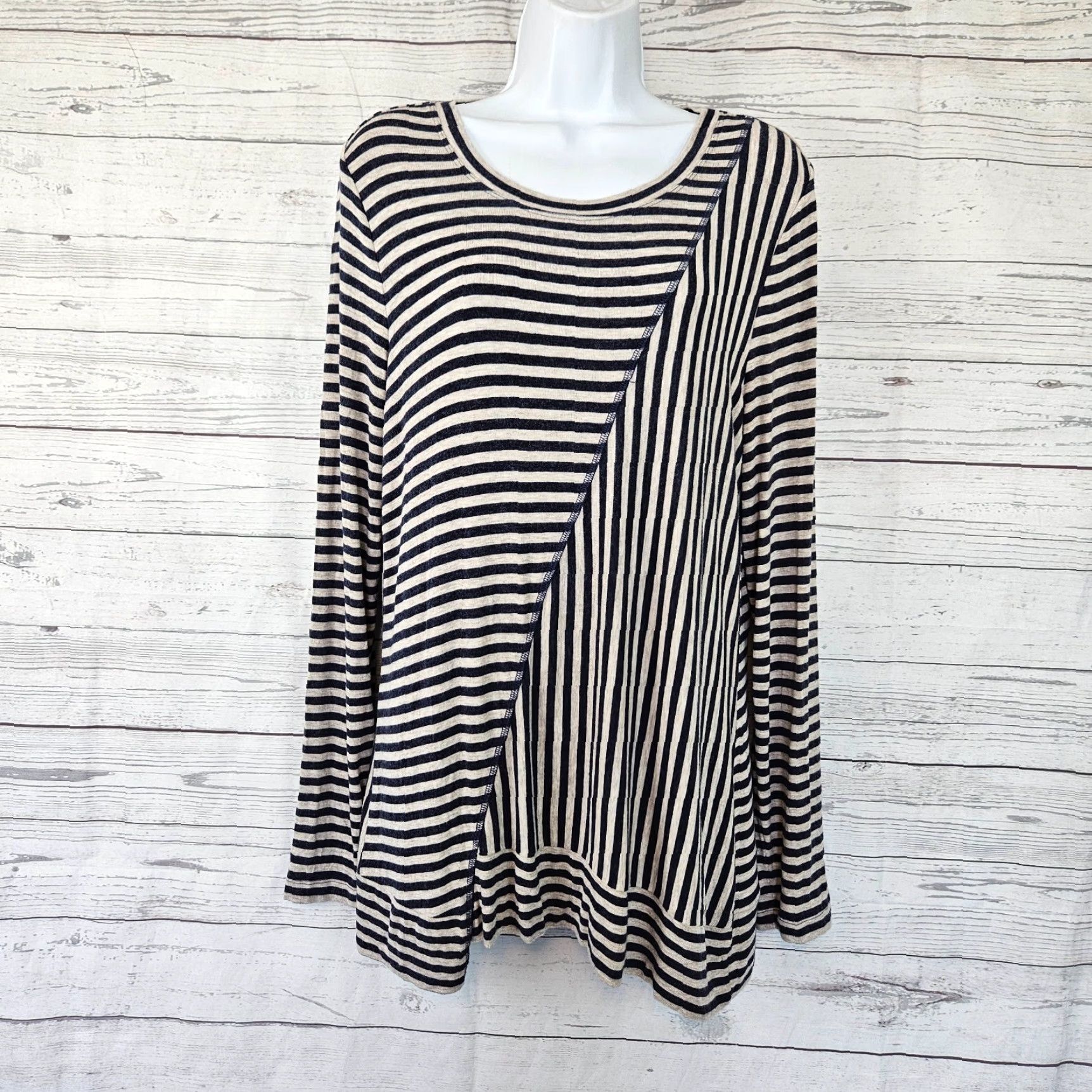 Vintage Cabi Blouse Ernest Adult Medium Blue Striped Long Sleeve Rayon Womens Size M / US 6-8 / IT 42-44 - 2 Thumbnail