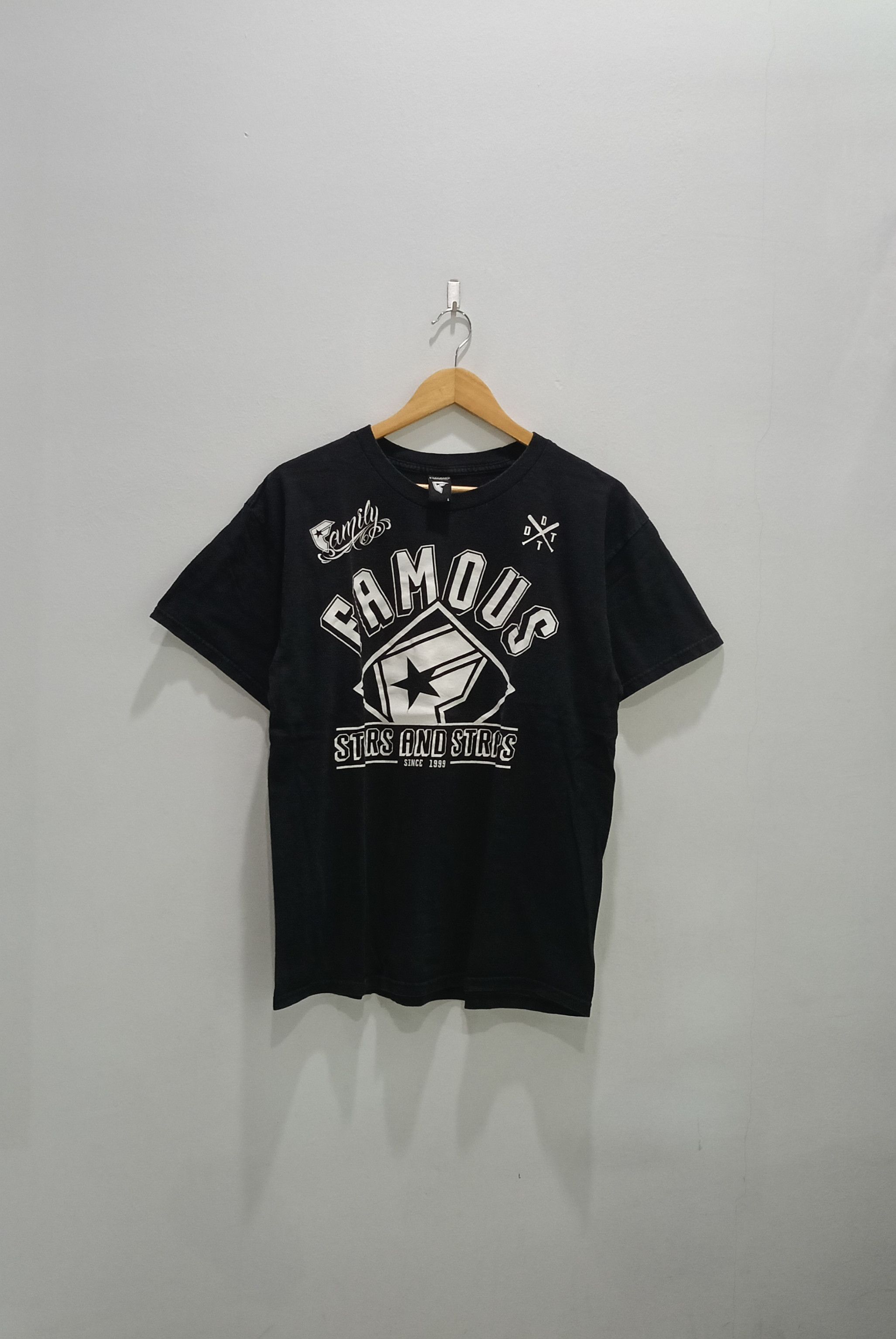 Famous Stars And Straps TSHIRT : FAMOUS STAR AND STRAPS - FAMILY Size US L / EU 52-54 / 3 - 1 Thumbnail