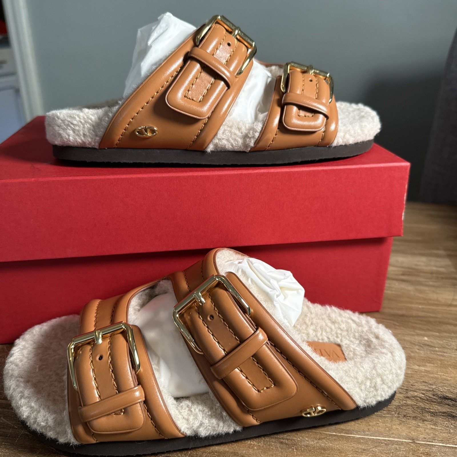 Valentino Valentino Garavani Leather Slide Sandals Almond EU37 US6.5 Size US 6.5 / IT 36.5 - 3 Thumbnail