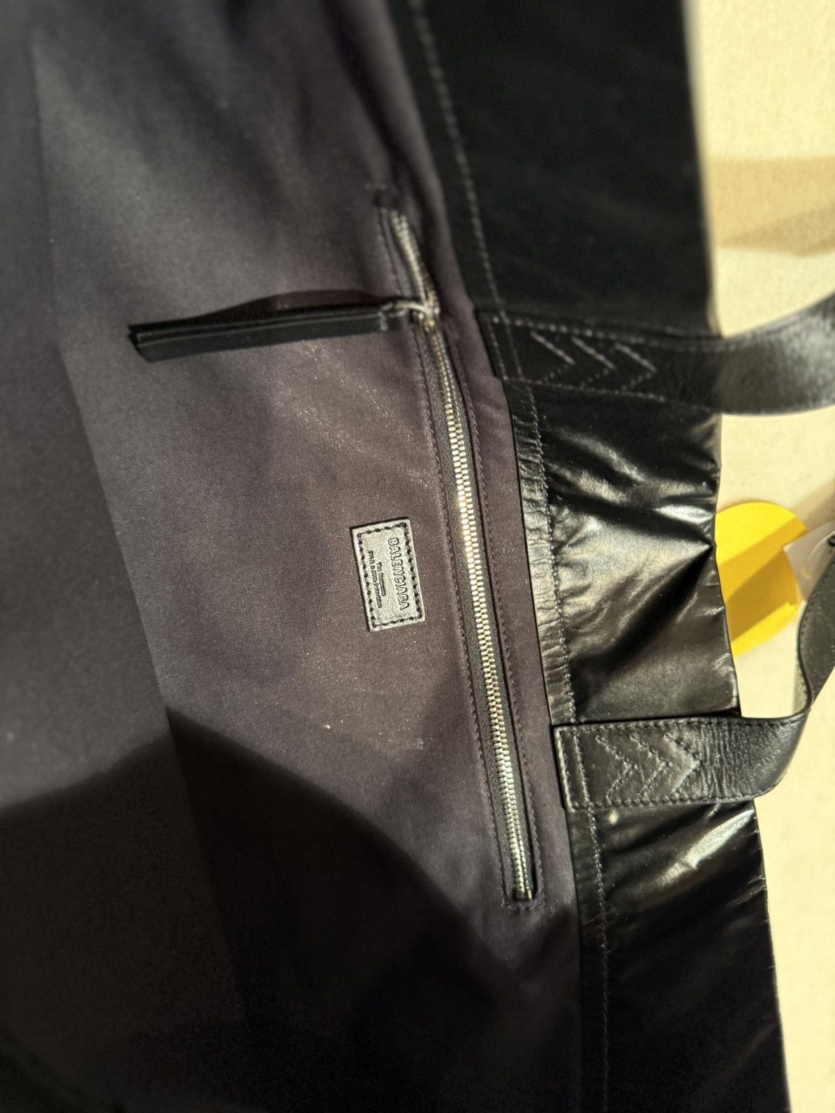 Balenciaga Balenciaga The Simpsons black tote bag bondage Keychain ring Size ONE SIZE - 19 Thumbnail