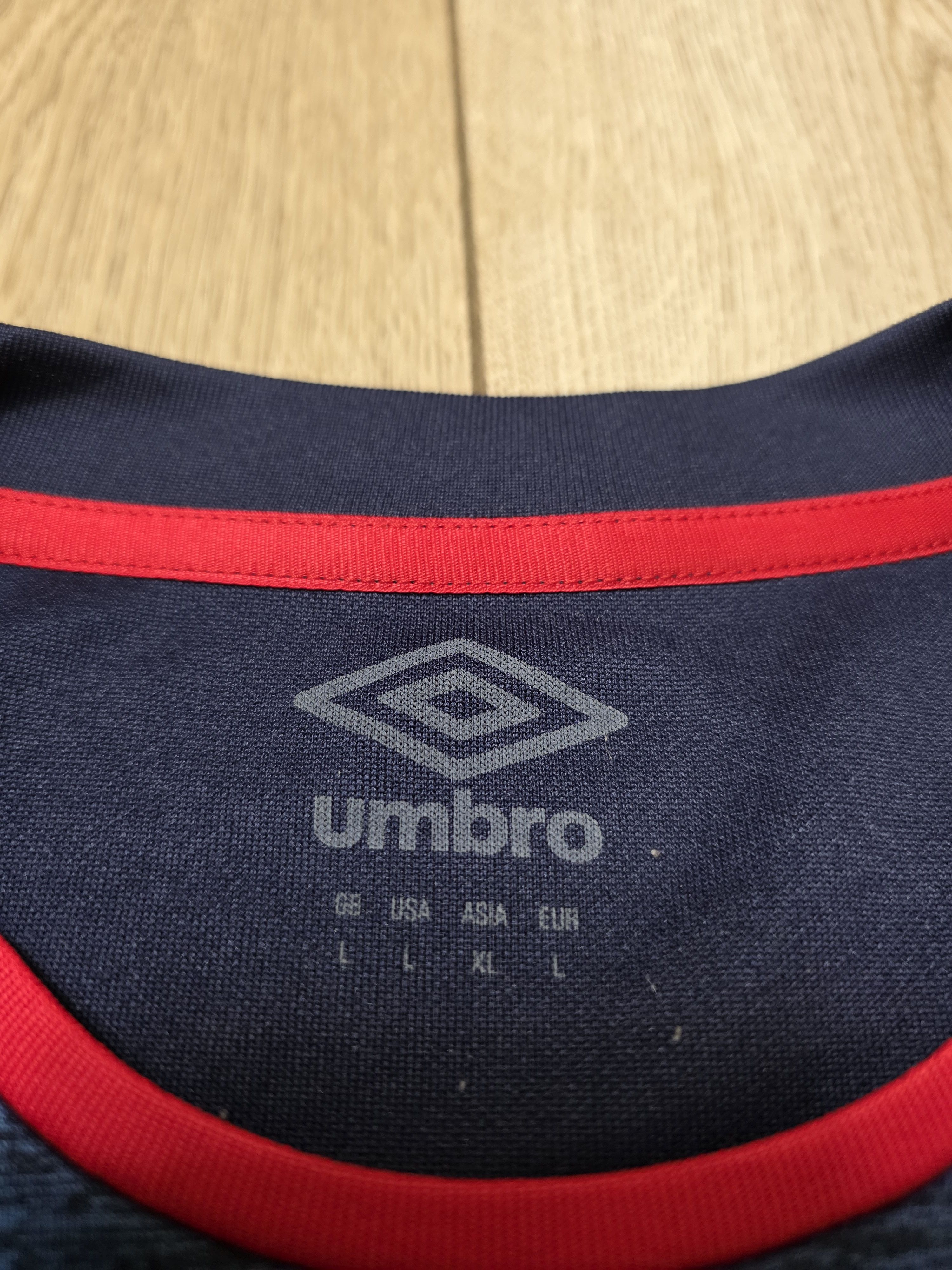 Umbro ENGLAND RUGBY JERSEY ENGLAND RUGBY SHIRT BLUE O2 Size US L / EU 52-54 / 3 - 6 Thumbnail