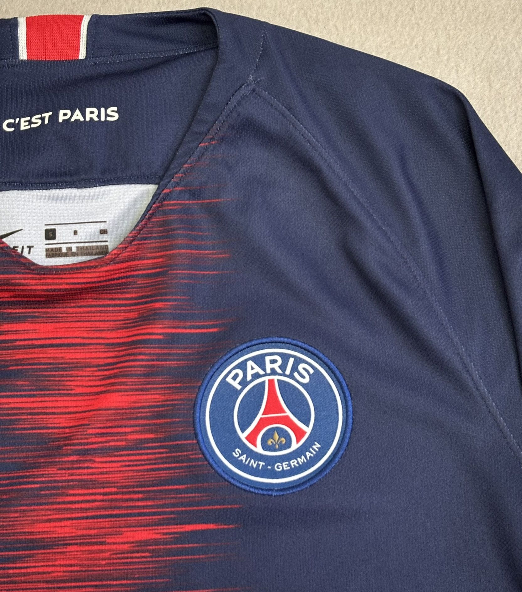 Nike Paris Saint Germain 2018/2019 Mbappe 29 Nike Football Jersey Size US S / EU 44-46 / 1 - 9 Thumbnail