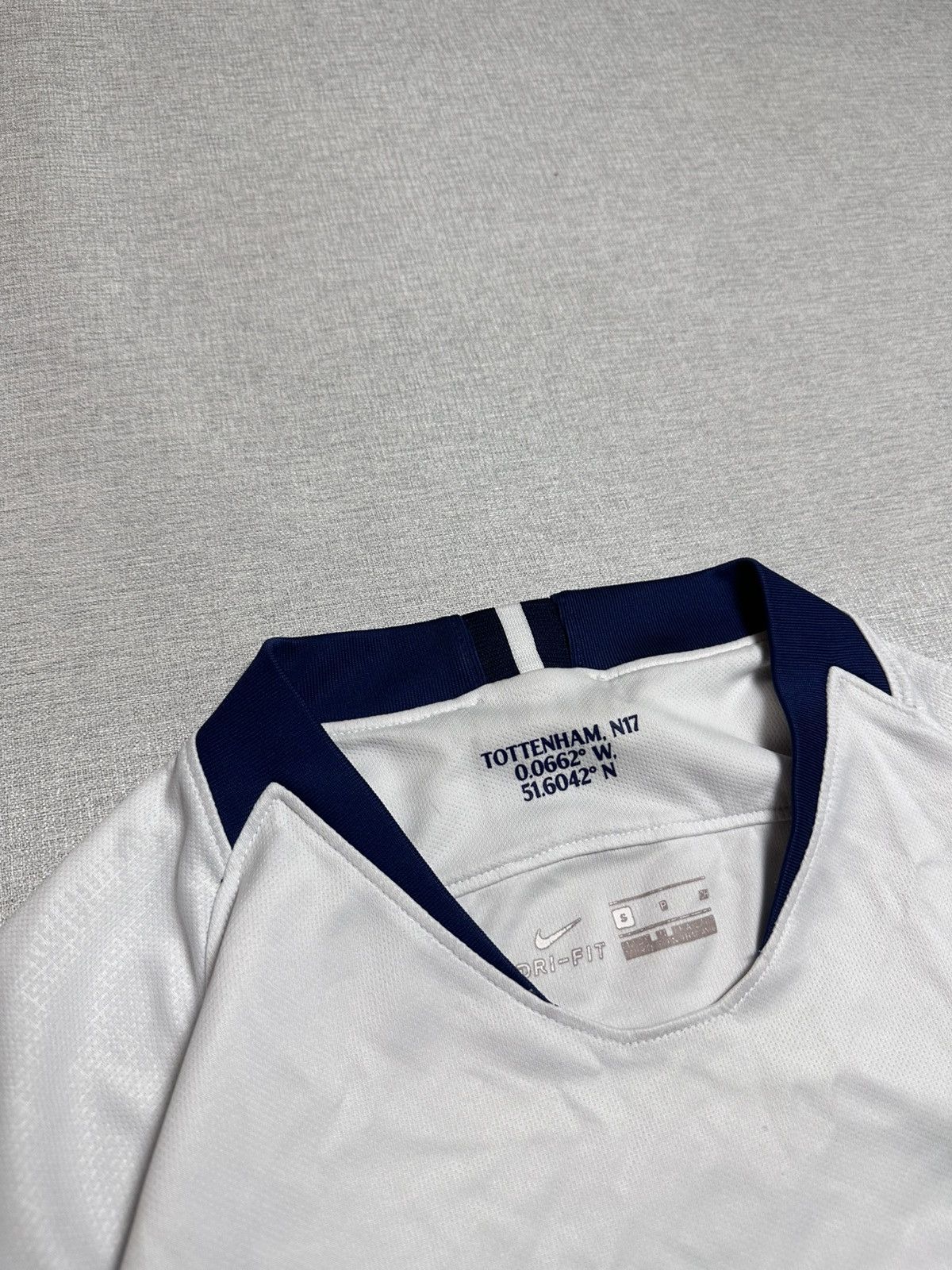 Nike Nike Tottenham home jersey Hotspur 2018/19 Size US S / EU 44-46 / 1 - 8 Thumbnail