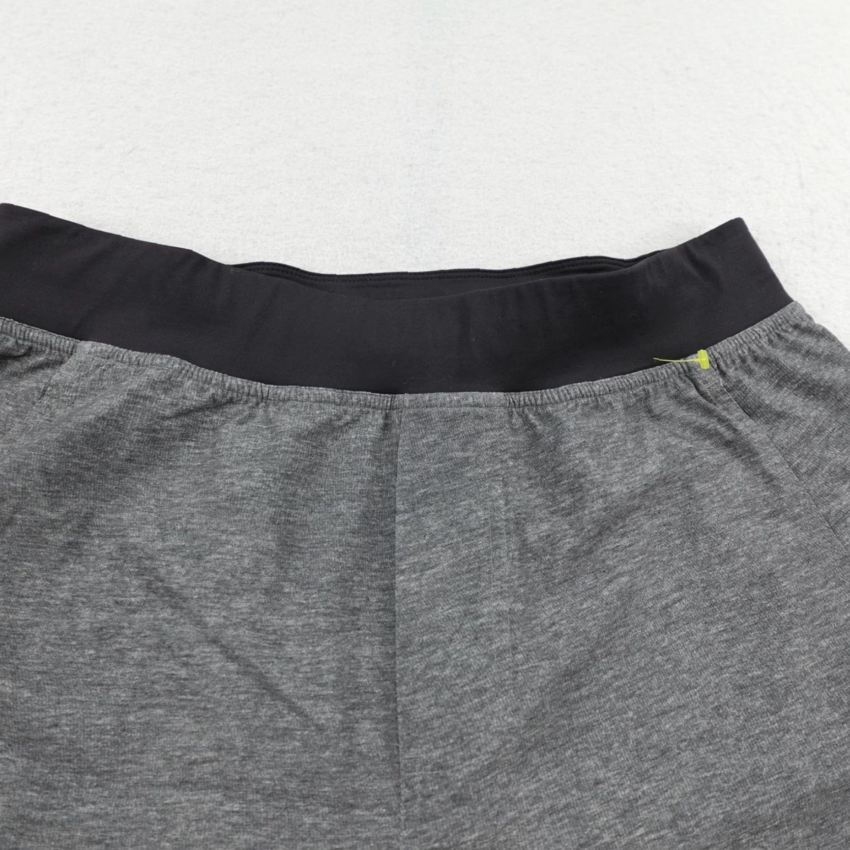 Lululemon Lululemon Shorts Mens Medium Gray Athletic Performance Workout Gym Running Yoga Size US 31 - 2 Thumbnail