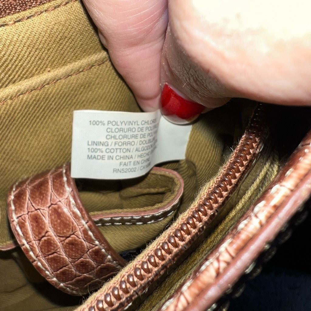 Liz Claiborne Liz Claiborne Croc Embossed Vintage Organizer Shoulder Bag Size ONE SIZE - 13 Thumbnail