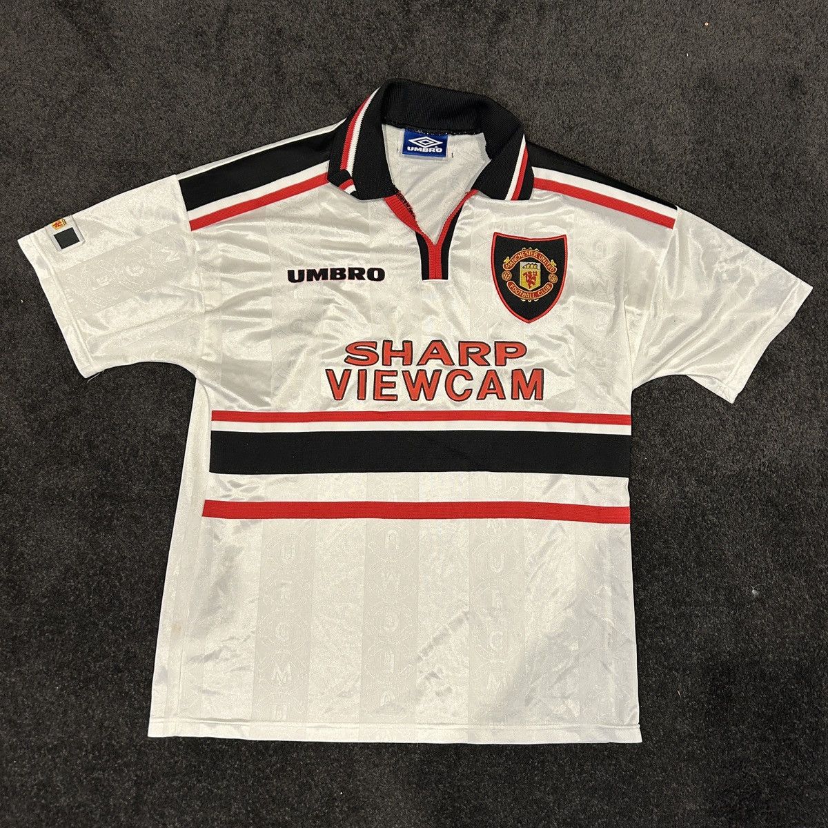 Umbro × Vintage Manchester United 1997-1999 Away Football Jersey Size US M / EU 48-50 / 2 - 1 Thumbnail