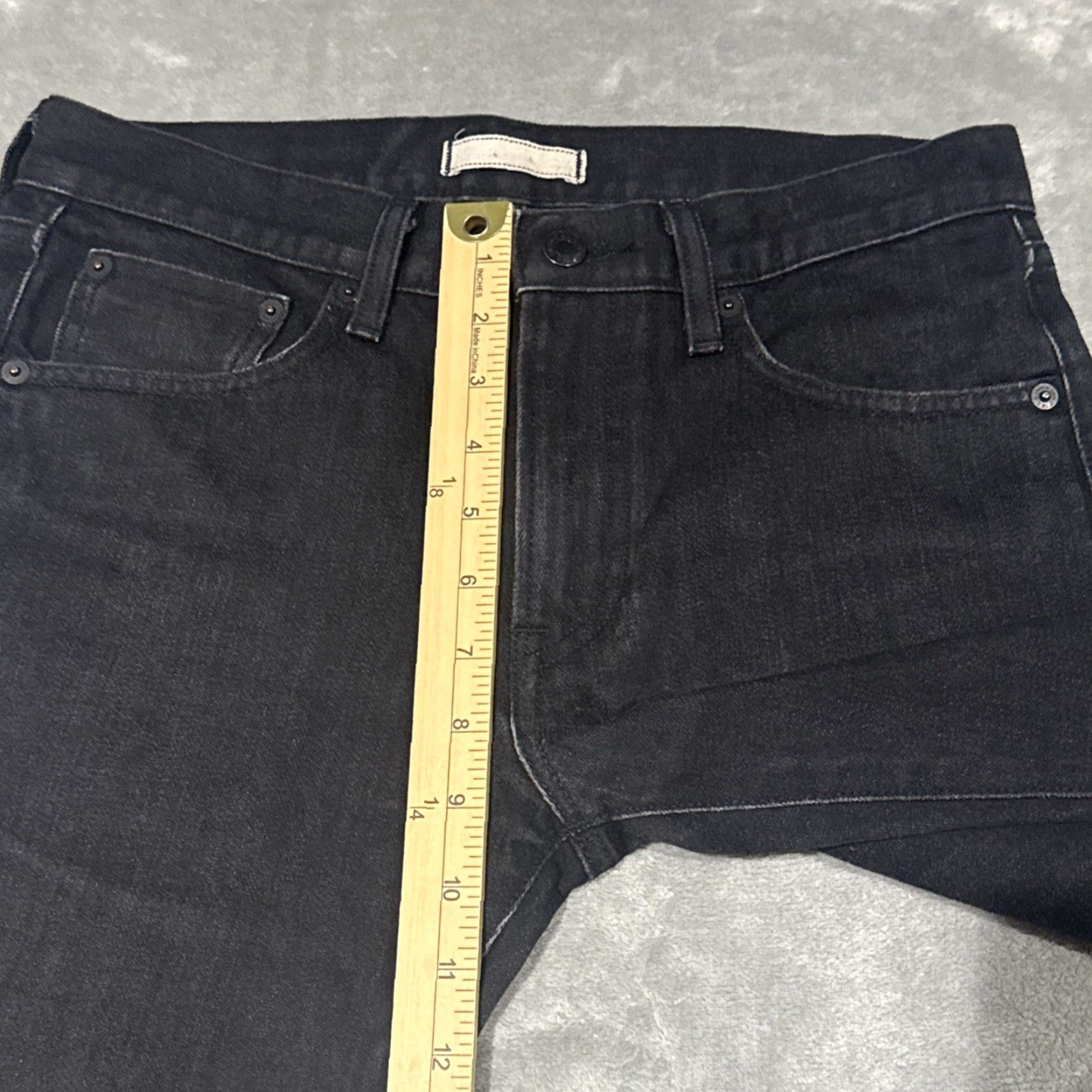 Uniqlo Uniqlo Jeans Mens 30 Black Selvedge Denim Slim Straight 30x32 City Pattern: Solid Pocket Design 5-Pocket Zip Closure Regular Size Type Mens Apparel Size US 30 / EU 46 - 7 Thumbnail