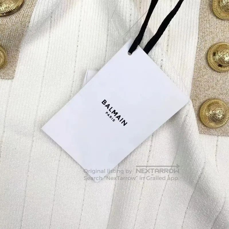 Balmain Balmain Women's White Skirt with Gold Buttons . Size 26" / US 2 / IT 38 - 7 Thumbnail