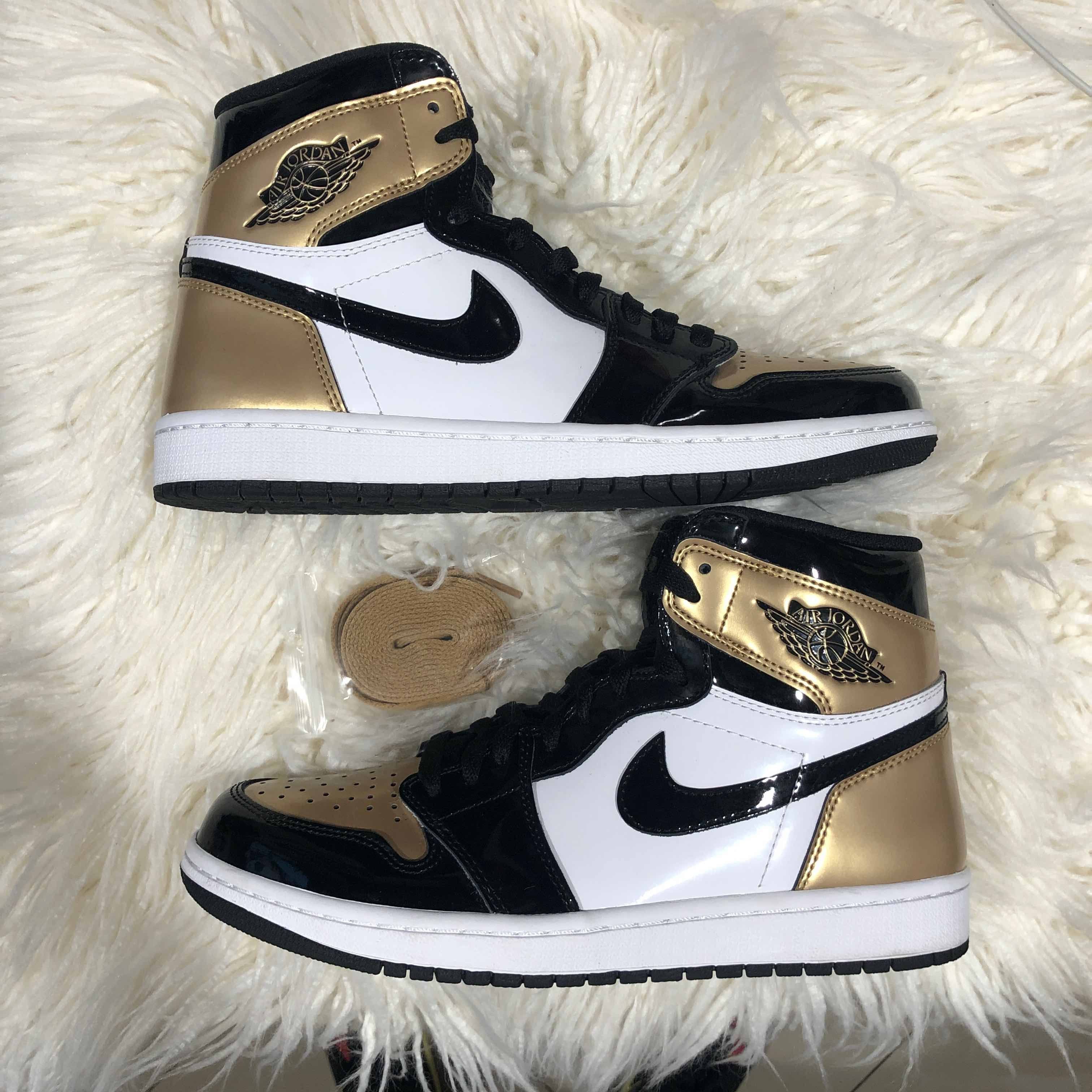 Air Jordan Retro High OG NRG Gold Toe