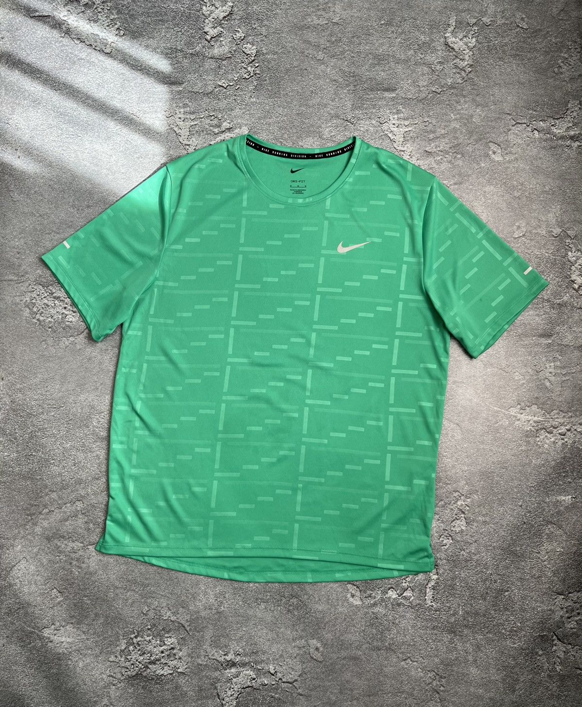 Nike Nike Dri-Fit Running Division Shirt Size US M / EU 48-50 / 2 - 1 Thumbnail