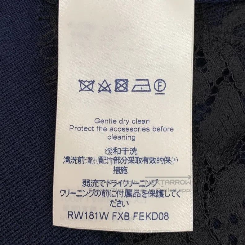 Louis Vuitton Louis Vuitton Dark Blue Logo Wool V-Neck Long Sleeve Lace Size S / US 4 / IT 40 - 7 Thumbnail