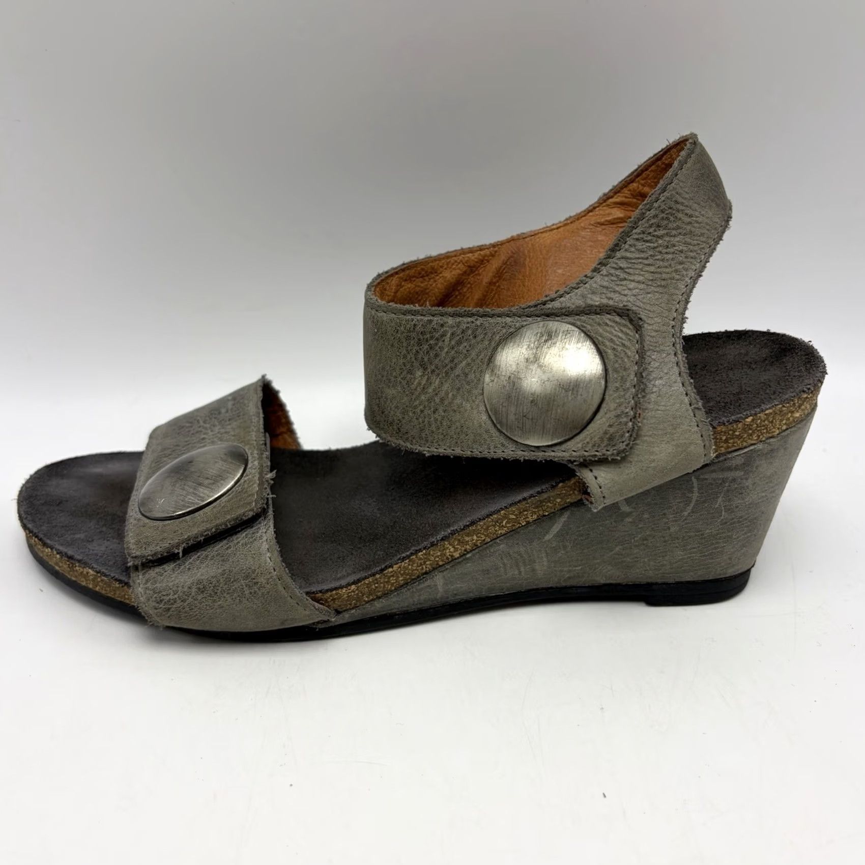 Taos Taos Wedge Sandals Women 7 Gray Leather Hook Loop Straps Open Toe Size US 7 / IT 37 - 3 Thumbnail