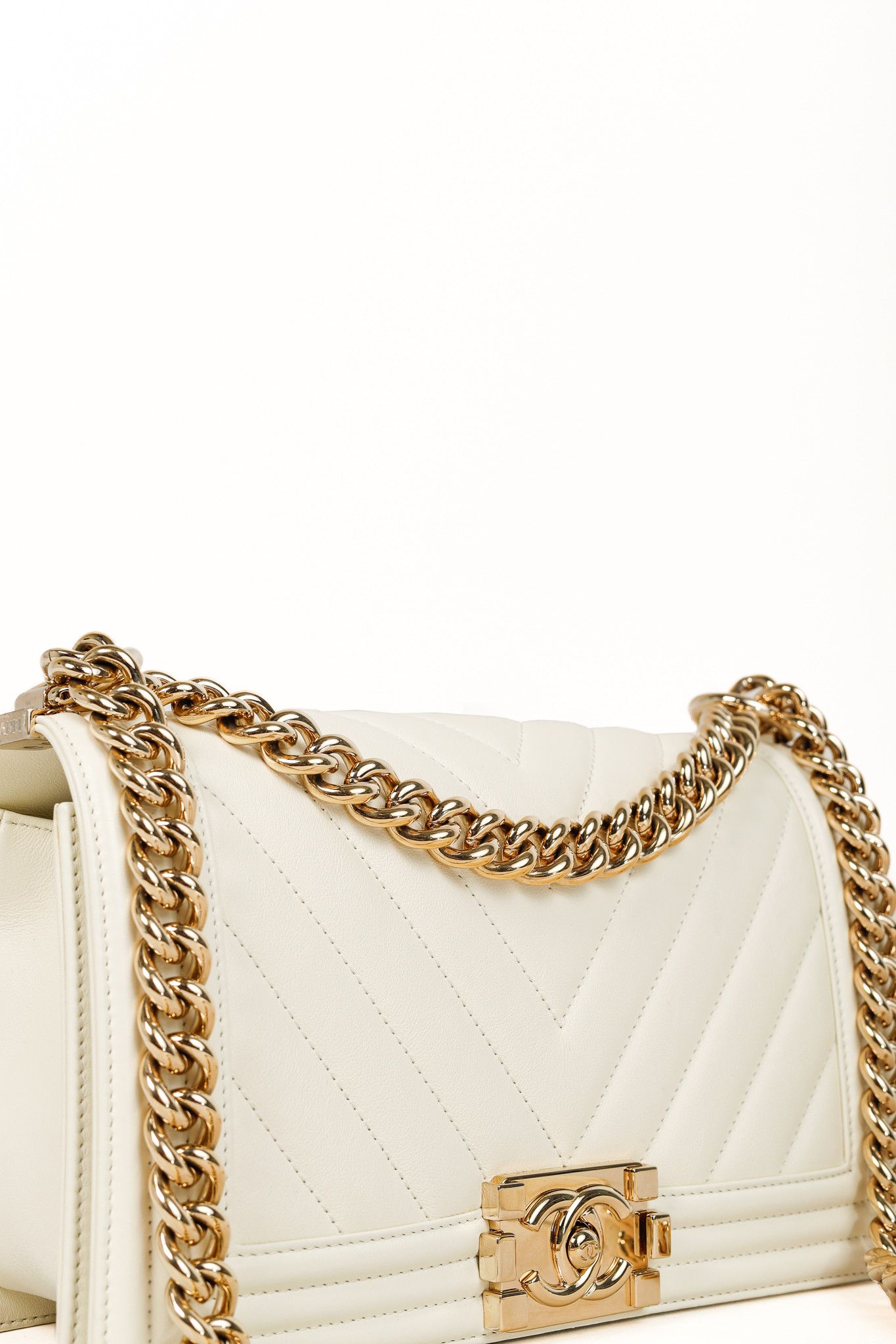 Chanel Chanel Medium Boy Creme Chevron Lambskin Flap Shoulder Bag Size ONE SIZE - 9 Thumbnail