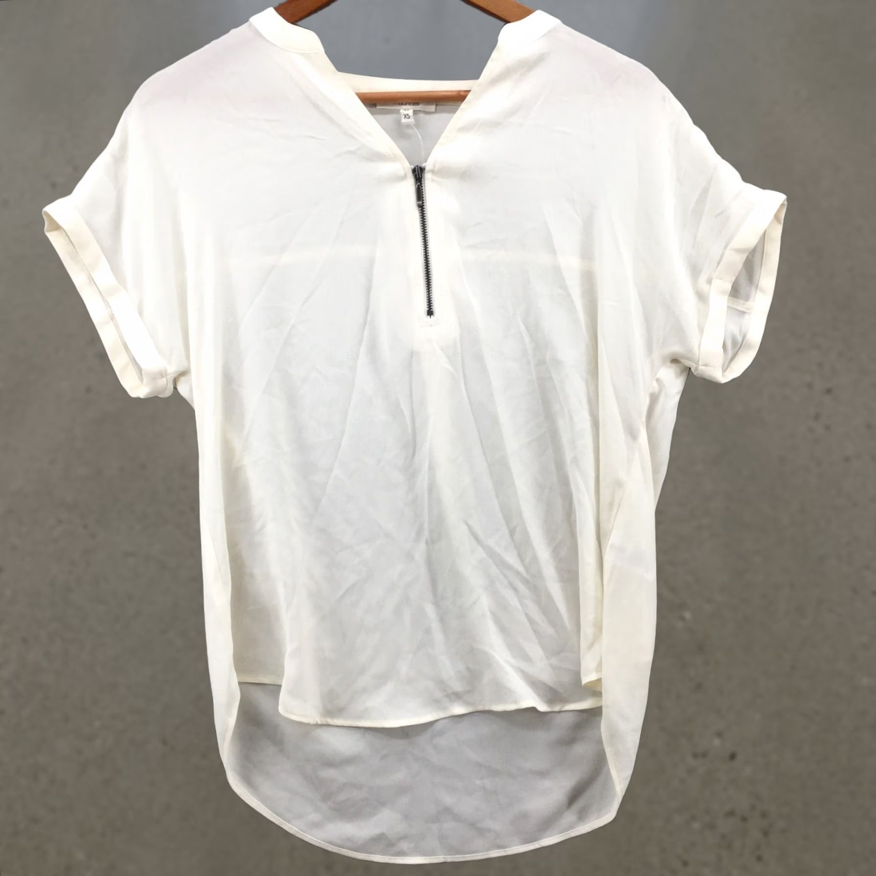 Vintage Maurices Blouse Womens XS Short Sleeve V-Neck Front Quarter Zipper Cream NEW Size XS / US 0-2 / IT 36-38 - 1 Thumbnail