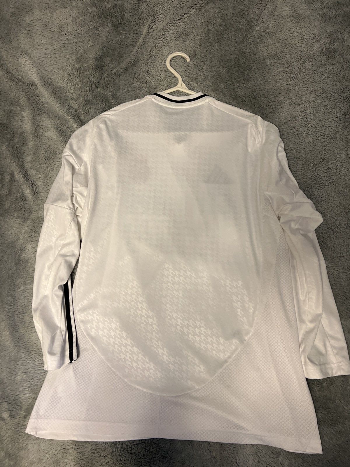 Adidas REAL MADRID 2024/25 HOME JERSEY SZ L Size US L / EU 52-54 / 3 - 2 Thumbnail