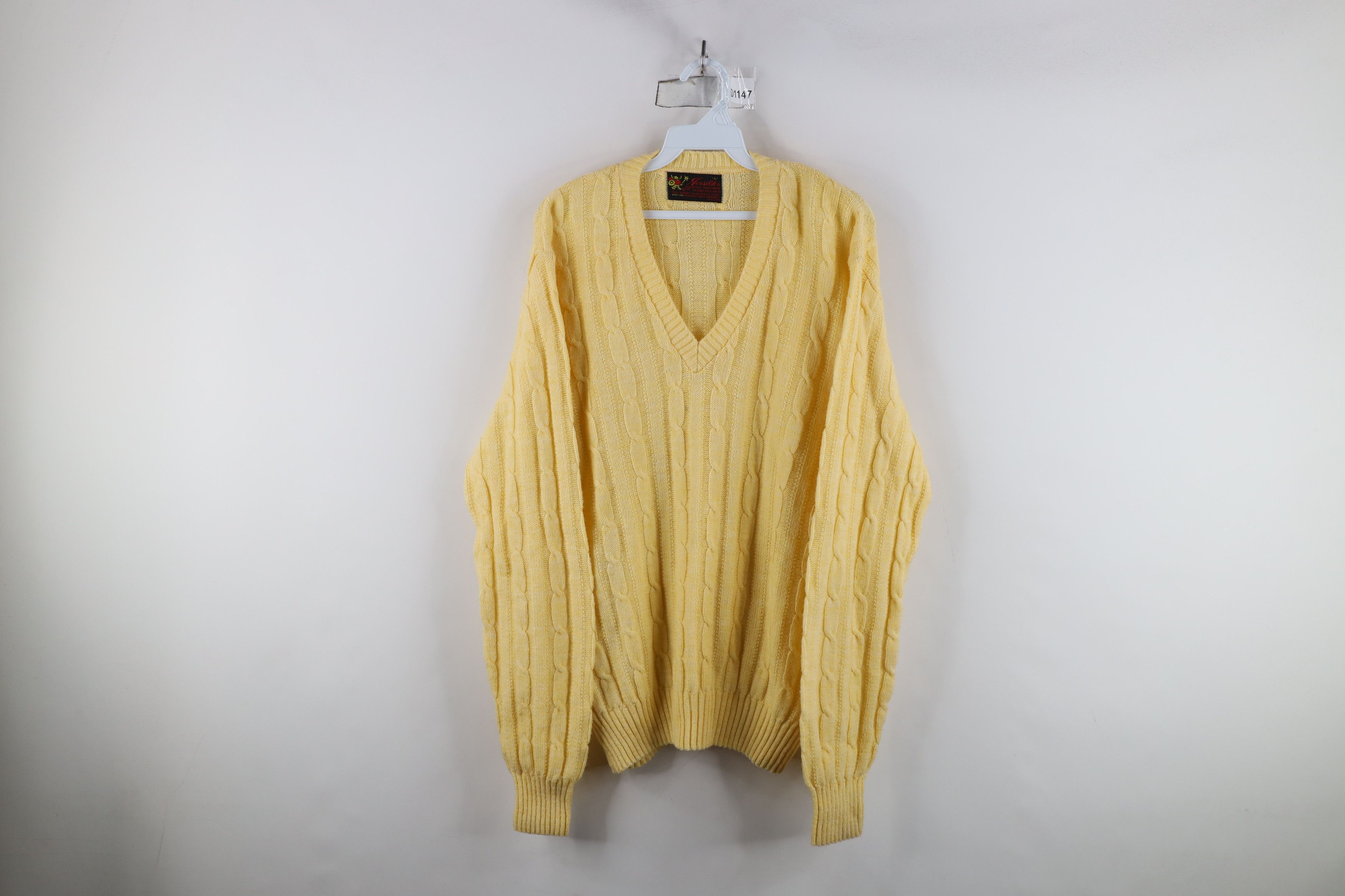 Vintage Vintage 70s Streetwear Cable Knit V-Neck Sweater Yellow USA Size US L / EU 52-54 / 3 - 1 Thumbnail