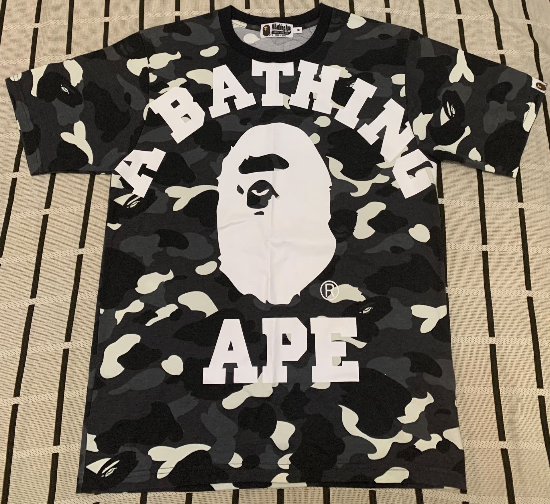 Bape Bape Camo Ape Head T-Shirt M Men Size US M / EU 48-50 / 2 - 1 Thumbnail