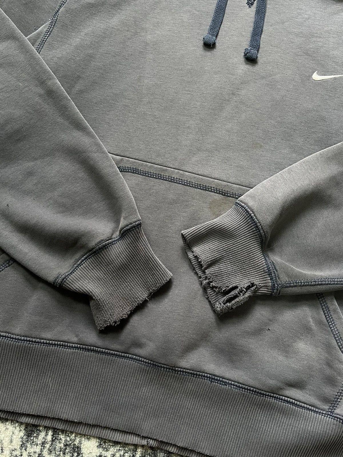 Nike Vintage Nike Hoodie Embroidered Swoosh Distressed Faded Y2K Size US M / EU 48-50 / 2 - 7 Thumbnail