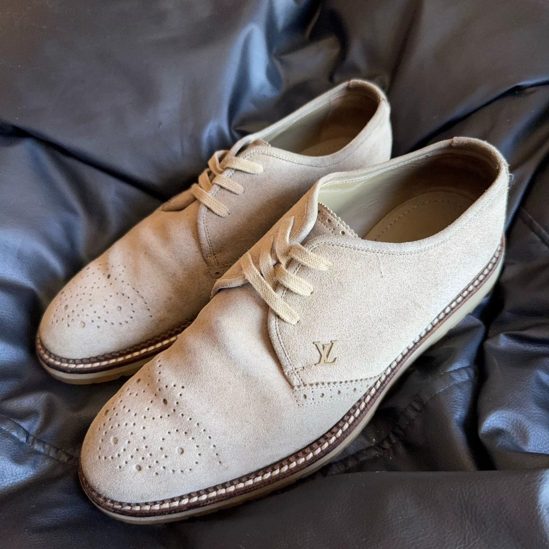 Louis Vuitton Louis Vuitton Suede Lowtop Sneakers 7.5 Men Size US 7.5 / EU 40-41 - 1 Thumbnail
