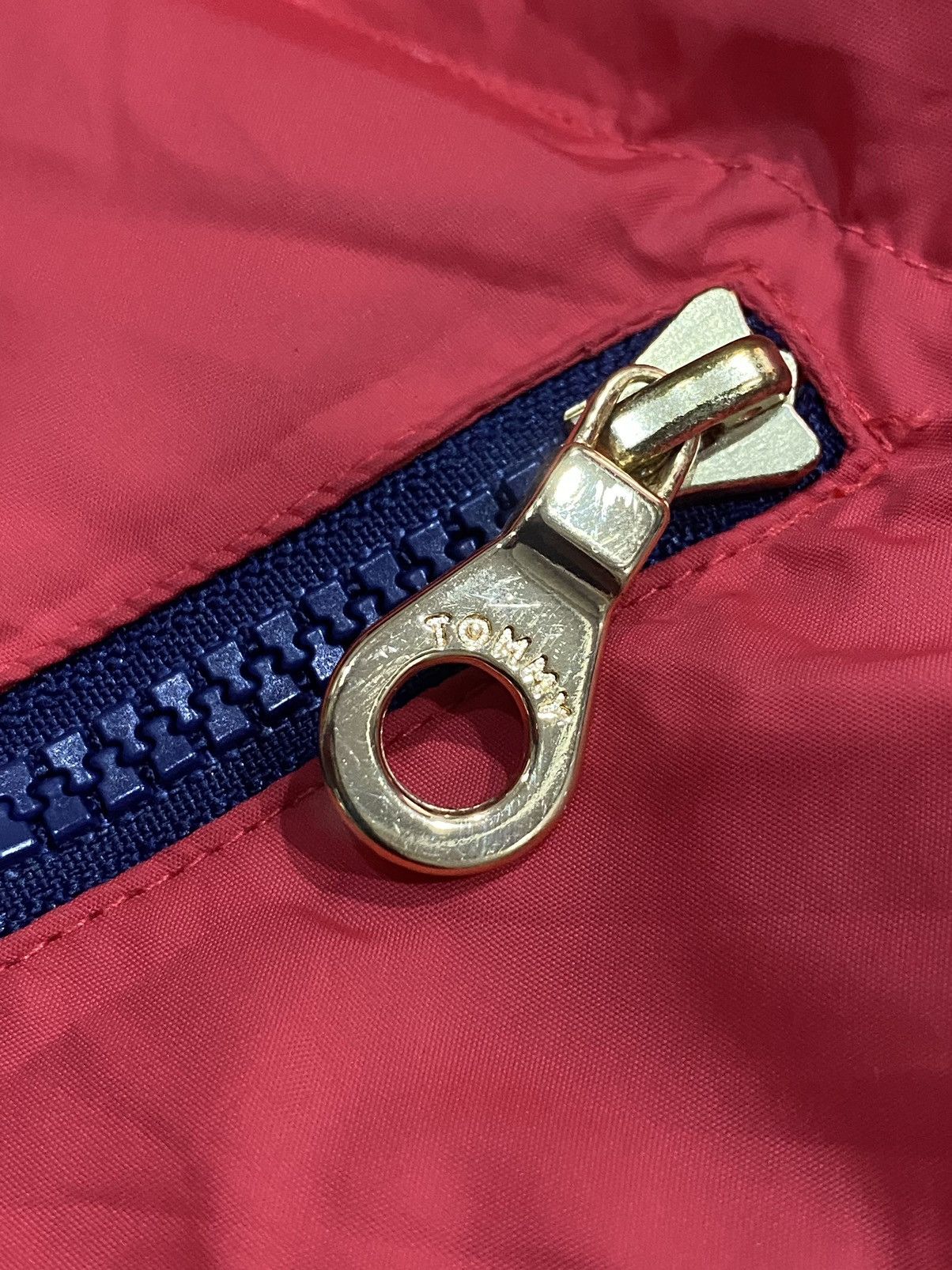 Designer × Tommy Hilfiger Rare Tommy Hilfiger Down Jacket Riversable Sleeveless Size US L / EU 52-54 / 3 - 14 Thumbnail