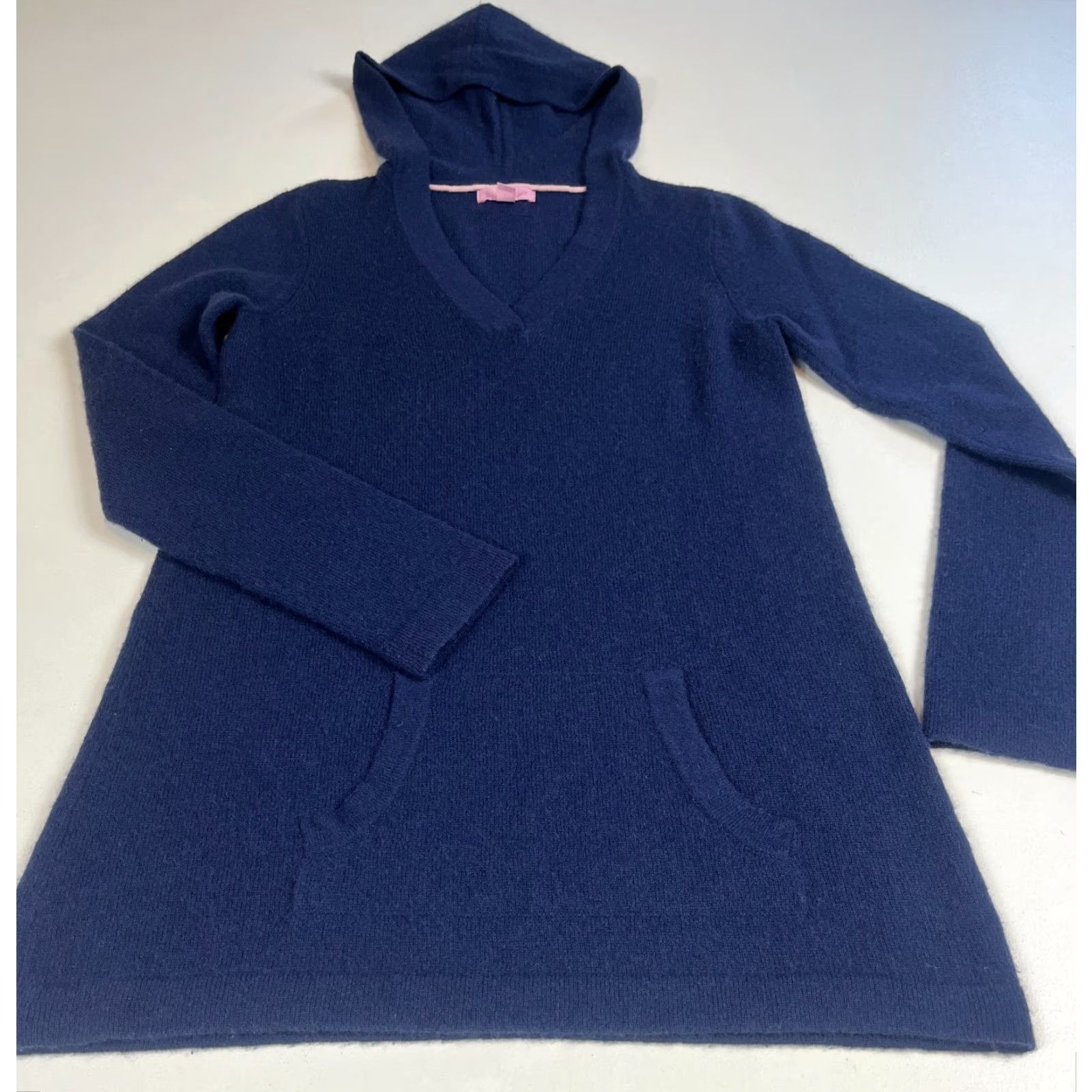 Lilly Pulitzer VINTAGE Lilly Pulitzer Women's Cashmere Hooded Pullover Sweater Navy S Size S / US 4 / IT 40 - 6 Thumbnail