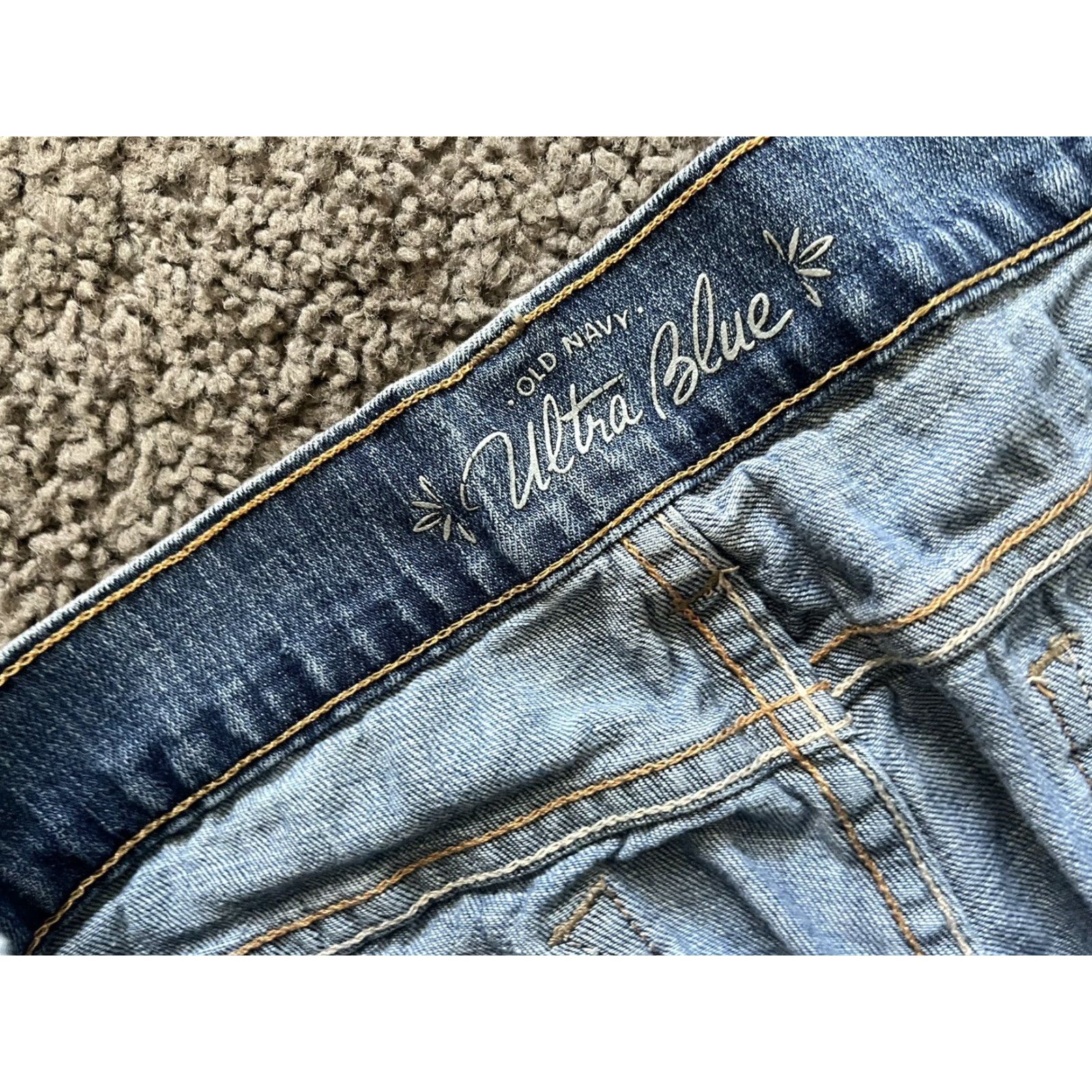 Old Navy OLD NAVY Women's Denim Jean Shorts Size 8 Blue Distressed Casual Cotton 3" Inseam Boyfriend Size 30" / US 8 / IT 44 - 2 Thumbnail