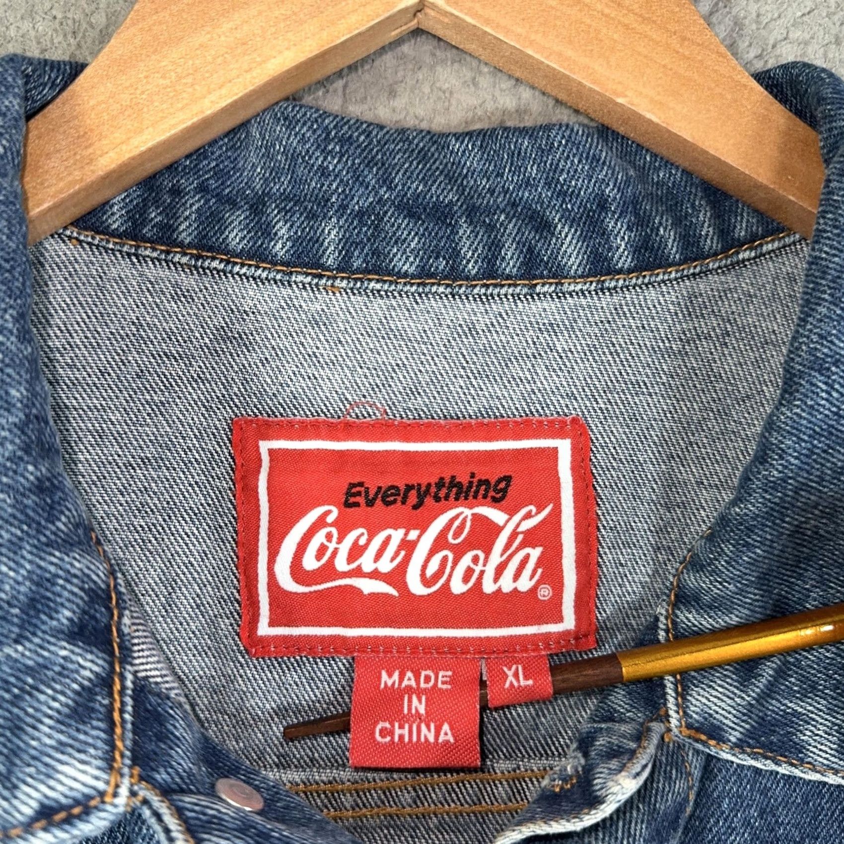 Denime VINTAGE Coca Cola Denim Trucker Jacket Mens XL Blue Polar Bear Logo 90s Coca-Cola Logo Embroidered Button Pockets denim 90s Mens XL Blue Size US 36 / EU 52 - 5 Thumbnail