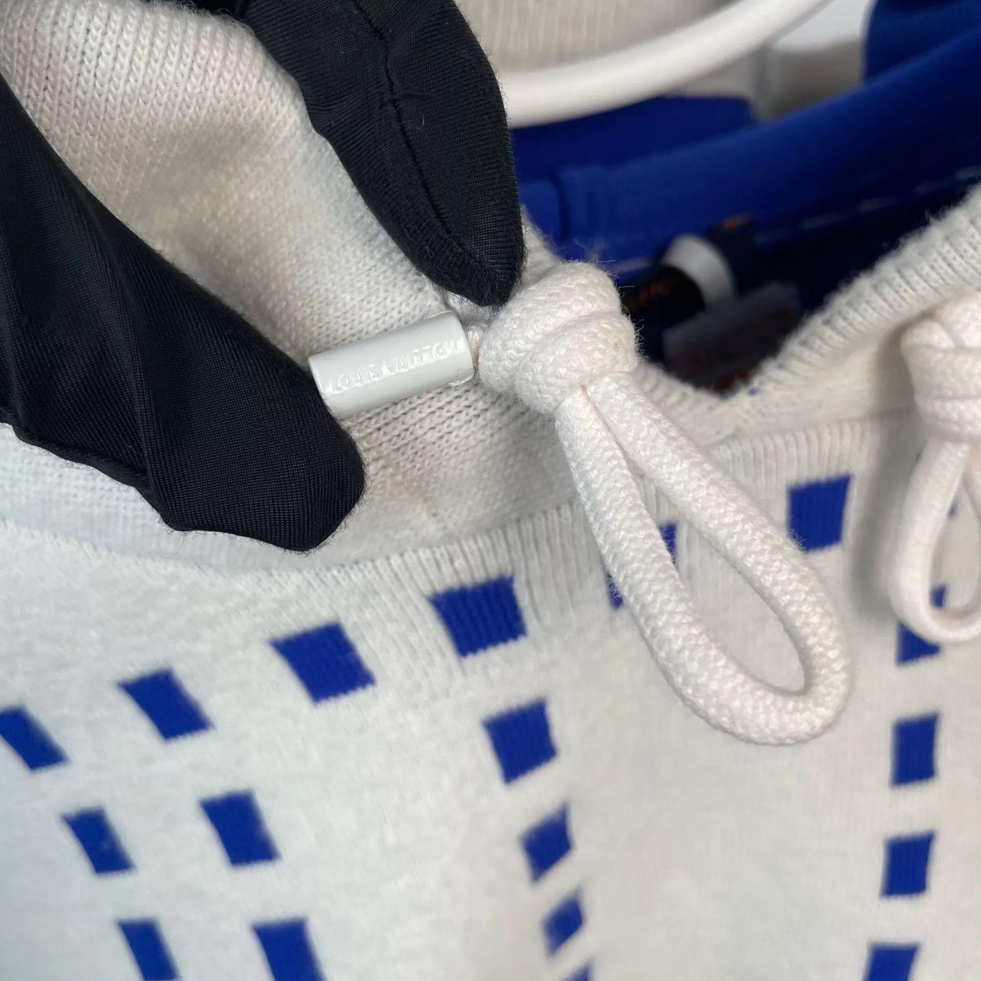 Louis Vuitton Lv Cotton Women's Sweatshirt & Short Set White S Size S / US 4 / IT 40 - 9 Thumbnail