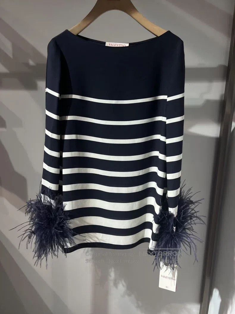 Valentino Valentino A striped ostrich feather top with a straight ne Size M / US 6-8 / IT 42-44 - 1 Thumbnail