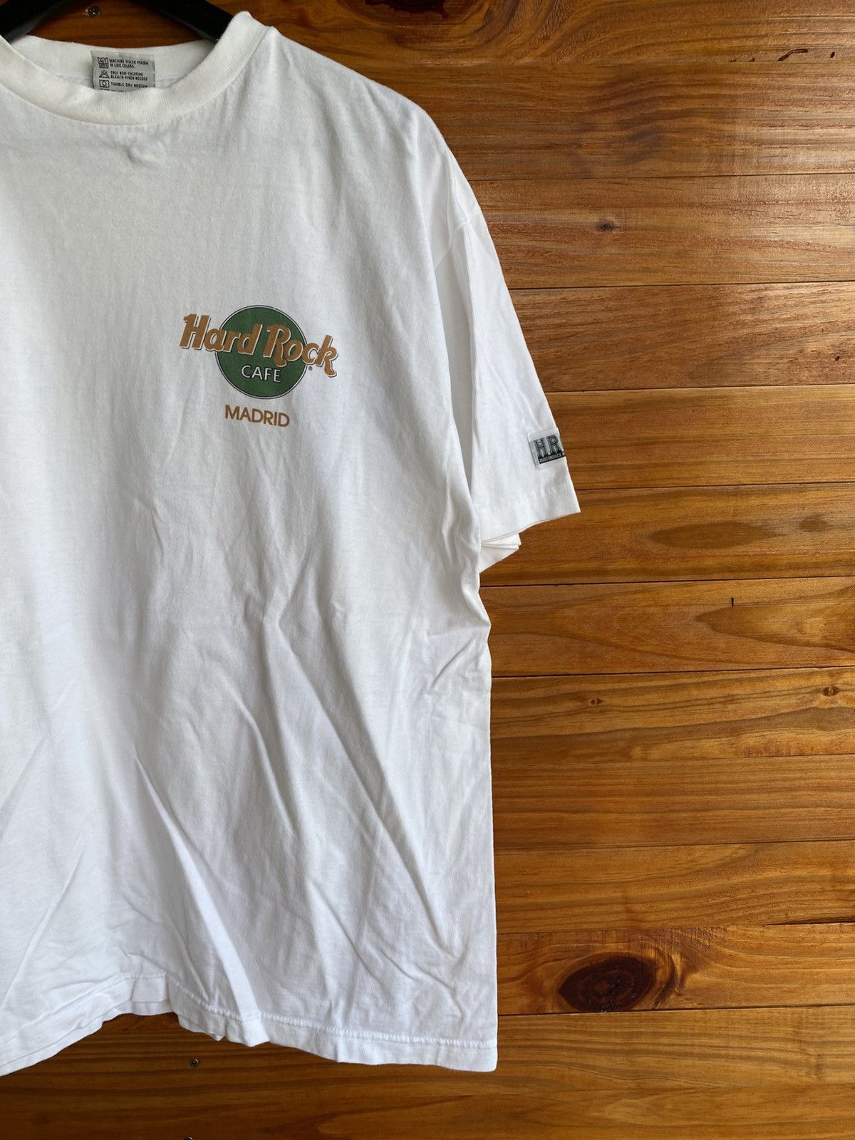 Hard Rock Cafe Vintage Hard Rock Cafe Madrid Heavy Tee White T-Shirt 1990s Size US M / EU 48-50 / 2 - 8 Thumbnail