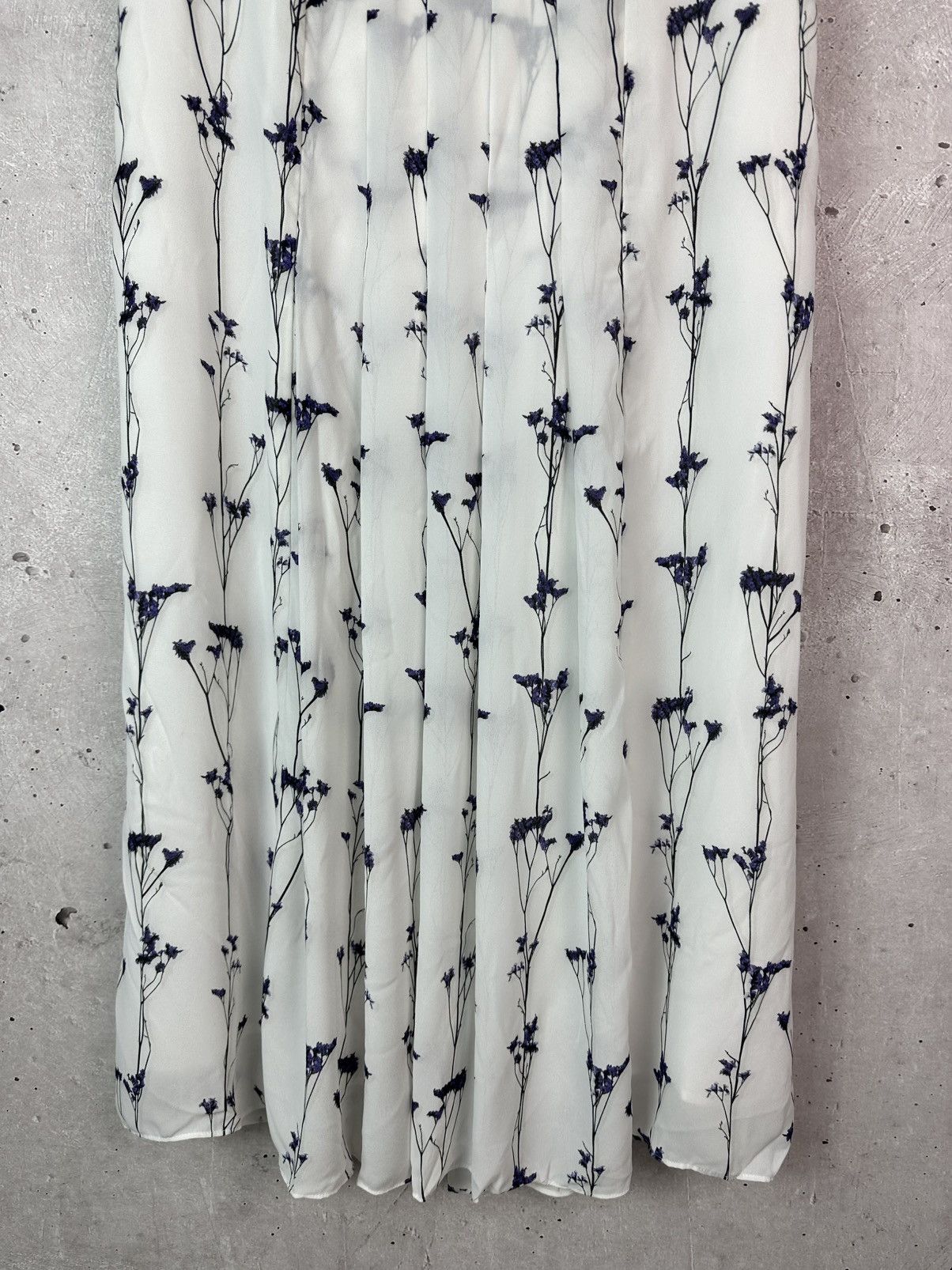Reiss Reiss Aislin Print Flowers White Long Sleeve Shirt + Skirt Size S / US 4 / IT 40 - 11 Thumbnail