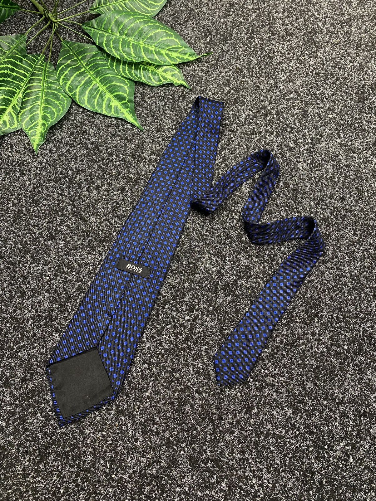 Hugo Boss Tie in a beautiful color Hugo Boss Size ONE SIZE - 1 Thumbnail