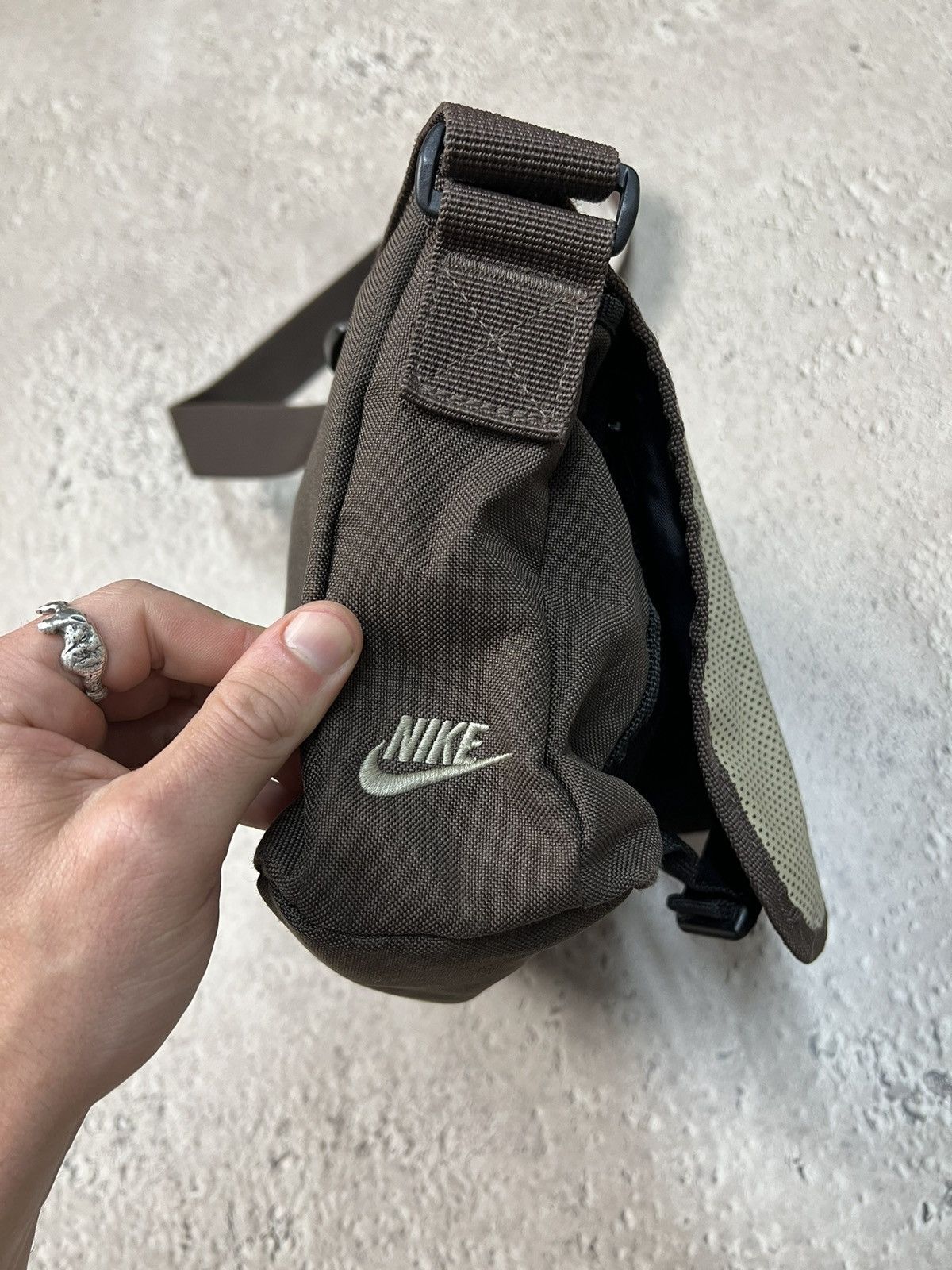 Nike × Vintage Rare Vintage Sling Bag Sandbag Nylon Y2K Gorpcore Size ONE SIZE - 4 Thumbnail