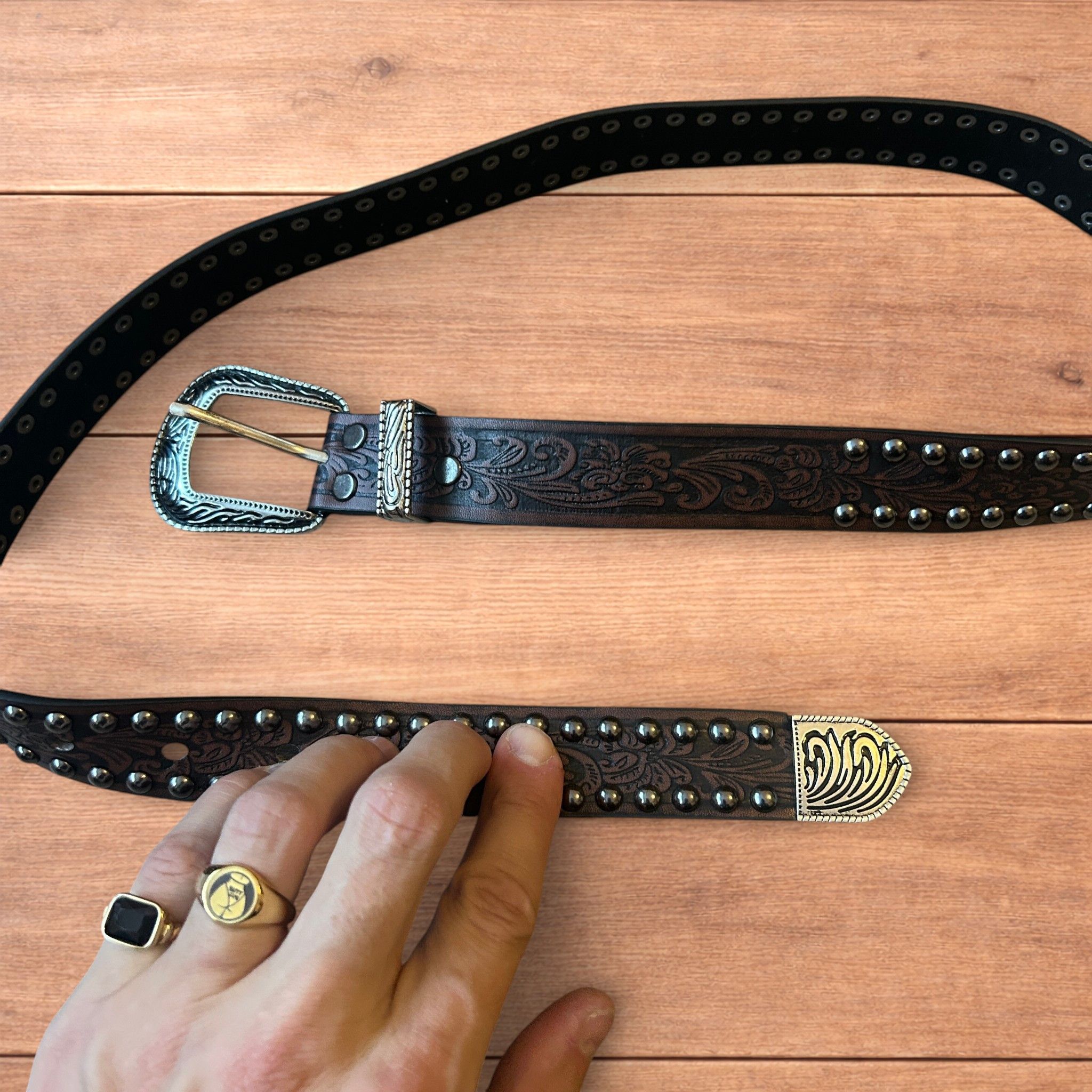 Japanese Brand Faux leather western cowboy belt in brown with silver trim. Size ONE SIZE - 2 Thumbnail