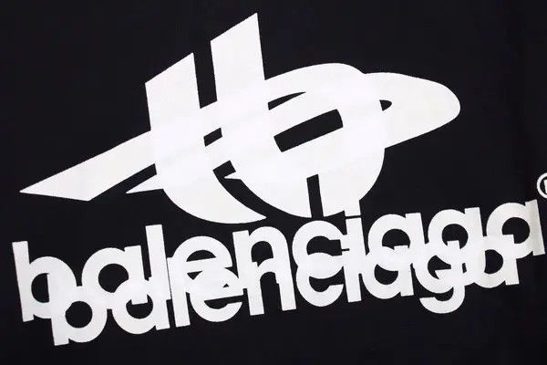 Balenciaga o1mt1gz0924 Medium Fit Hoodie in Black Size US XL / EU 56 / 4 - 5 Thumbnail