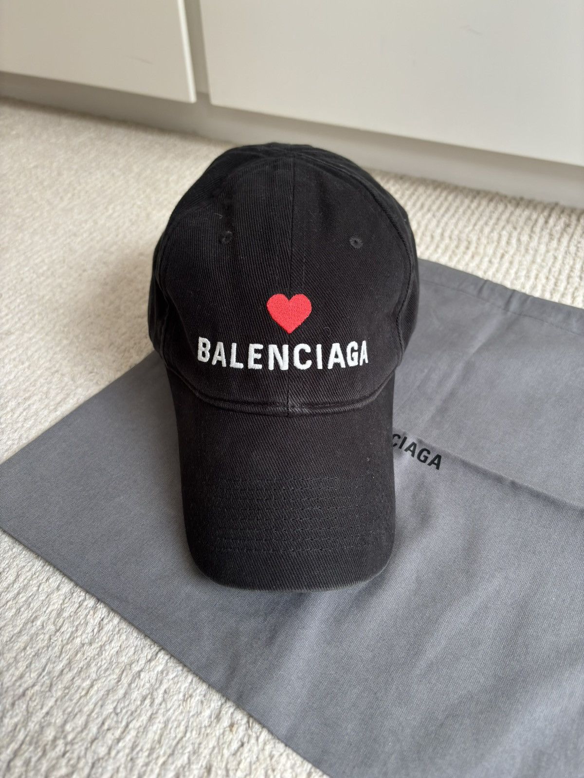 RARE Balenciaga Qixi heart logo black baseball cap