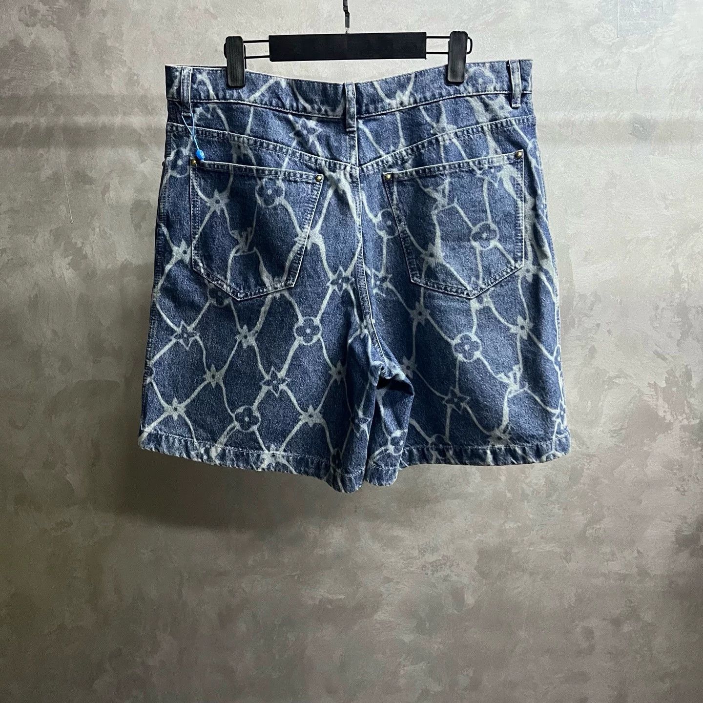 Louis Vuitton Louis Vuitton Blue Logo Denim Shorts Size US 34 / EU 50 - 5 Thumbnail