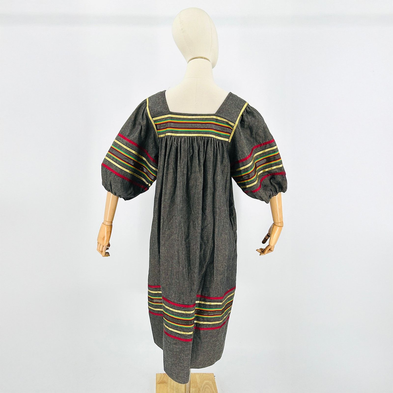Vintage Vintage 70s Gray Striped Ribbon Trim Puff Sleeve Dress Size S / US 4 / IT 40 - 6 Thumbnail